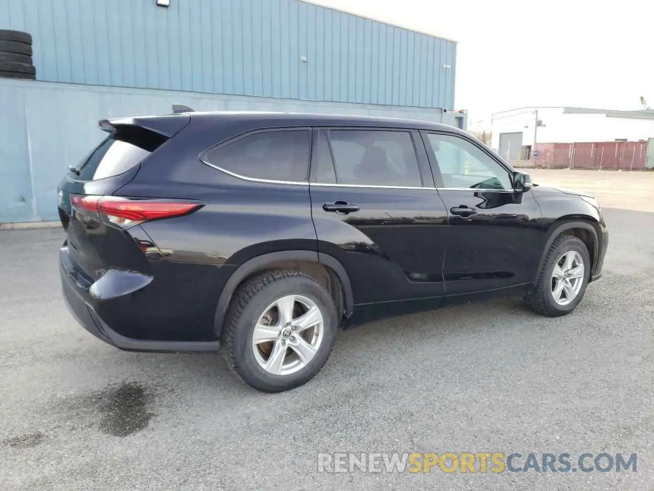 3 Photograph of a damaged car 5TDCZRAH2NS112797 TOYOTA HIGHLANDER 2022