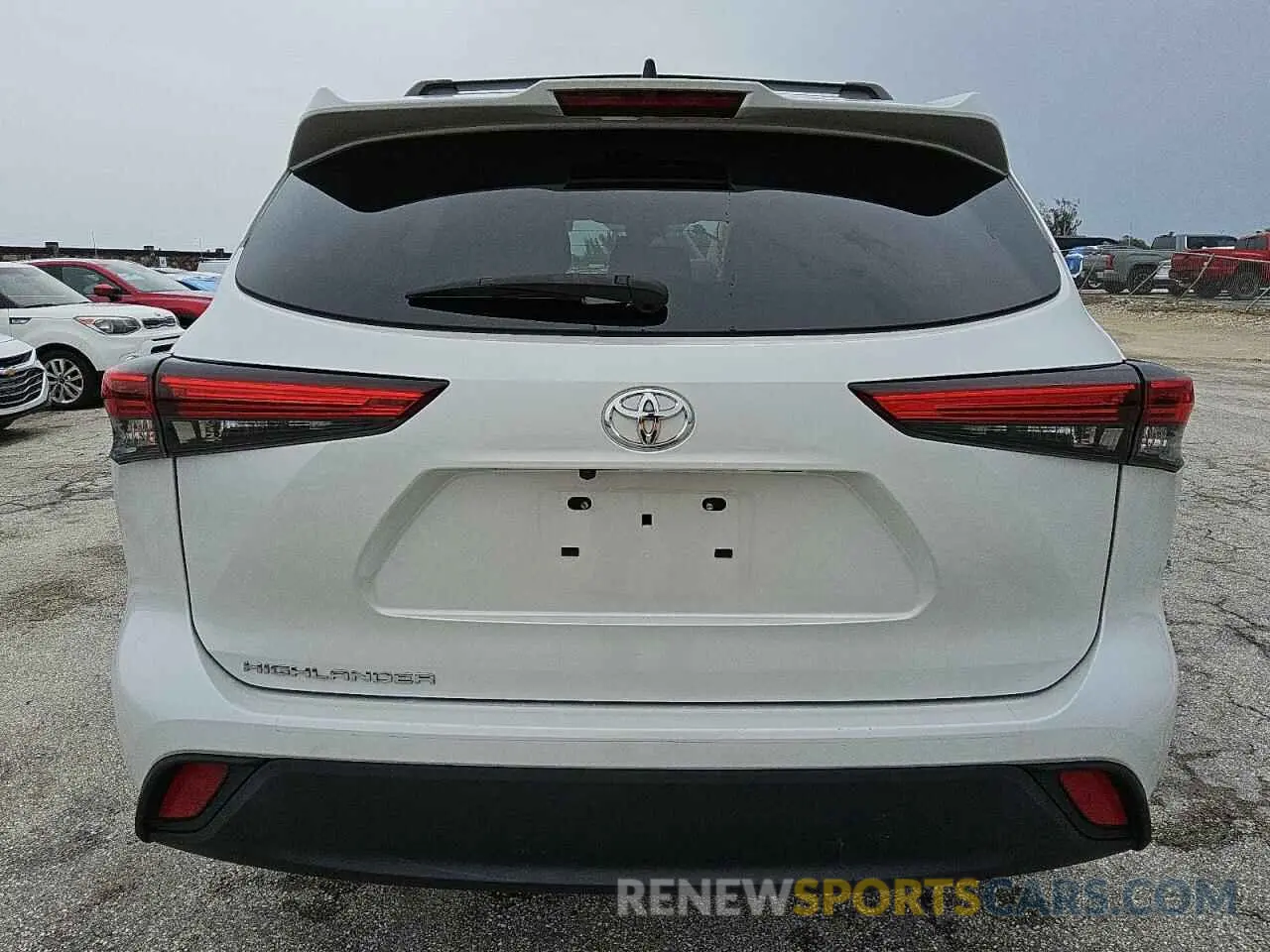 6 Photograph of a damaged car 5TDCZRAH3NS134985 TOYOTA HIGHLANDER 2022