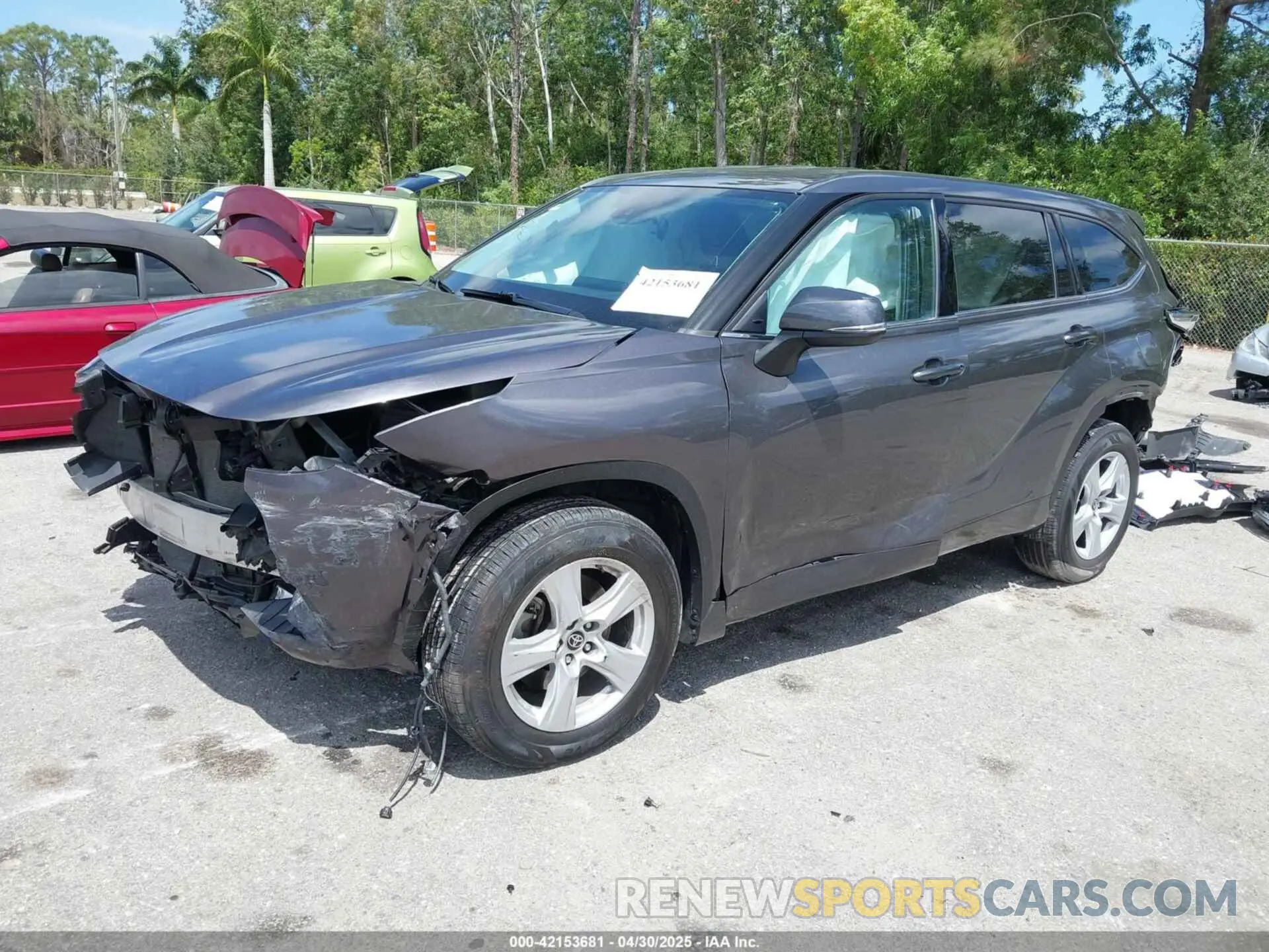 2 Photograph of a damaged car 5TDCZRAH4NS543318 TOYOTA HIGHLANDER 2022