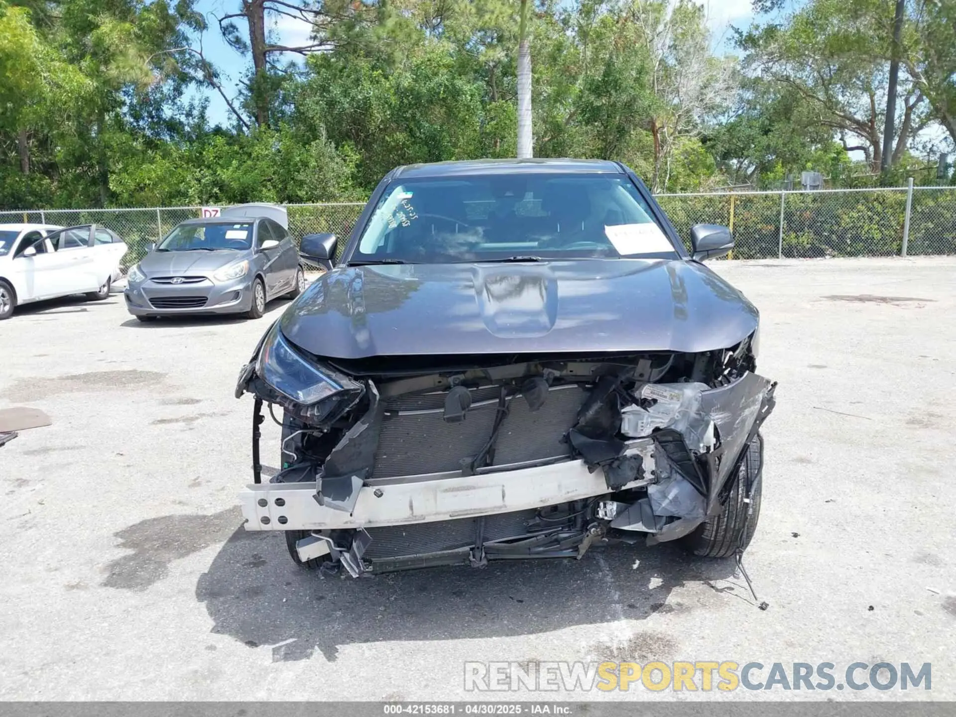 6 Photograph of a damaged car 5TDCZRAH4NS543318 TOYOTA HIGHLANDER 2022