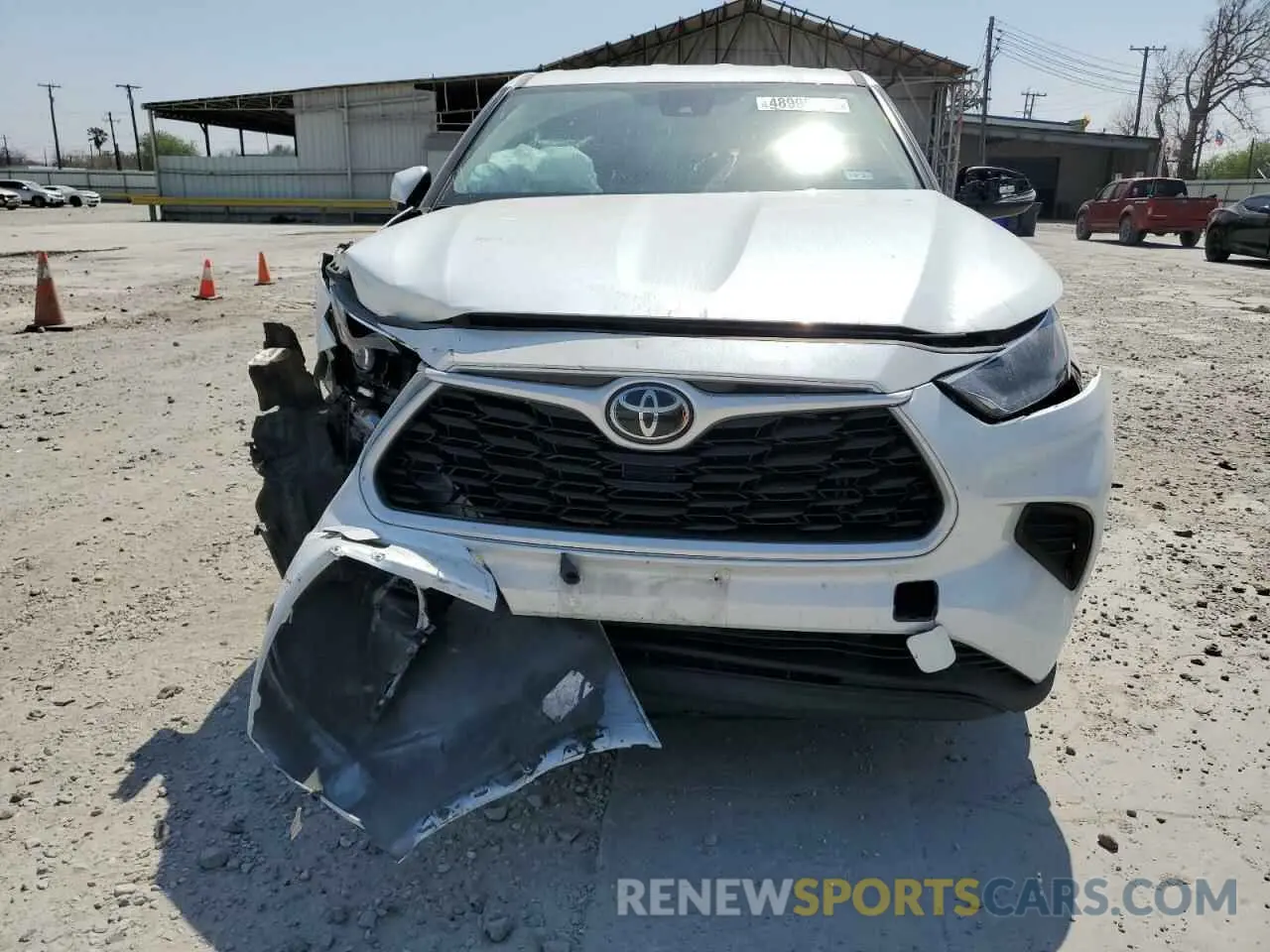 5 Photograph of a damaged car 5TDCZRAH8NS559649 TOYOTA HIGHLANDER 2022