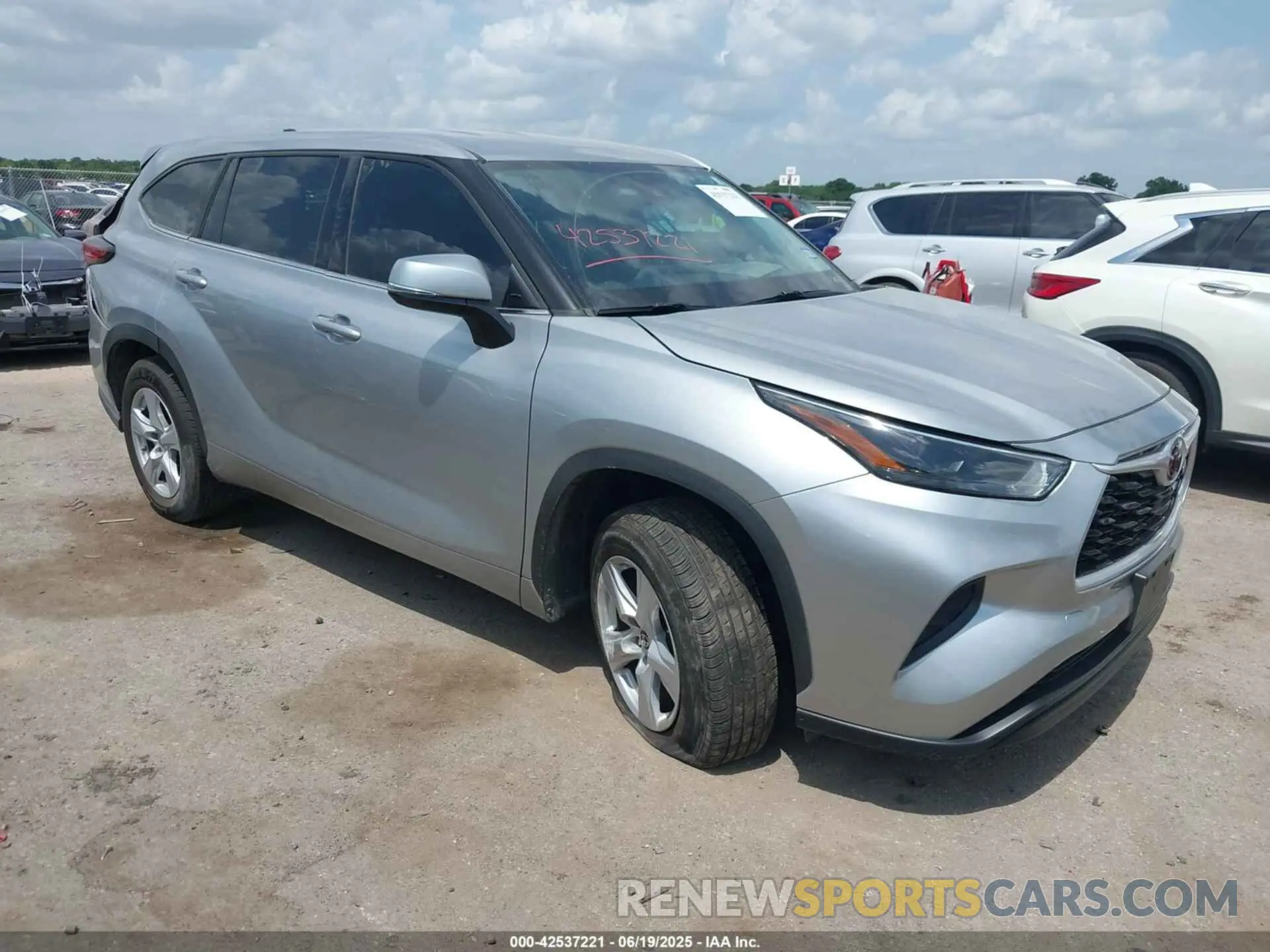 1 Photograph of a damaged car 5TDCZRAHXNS099393 TOYOTA HIGHLANDER 2022