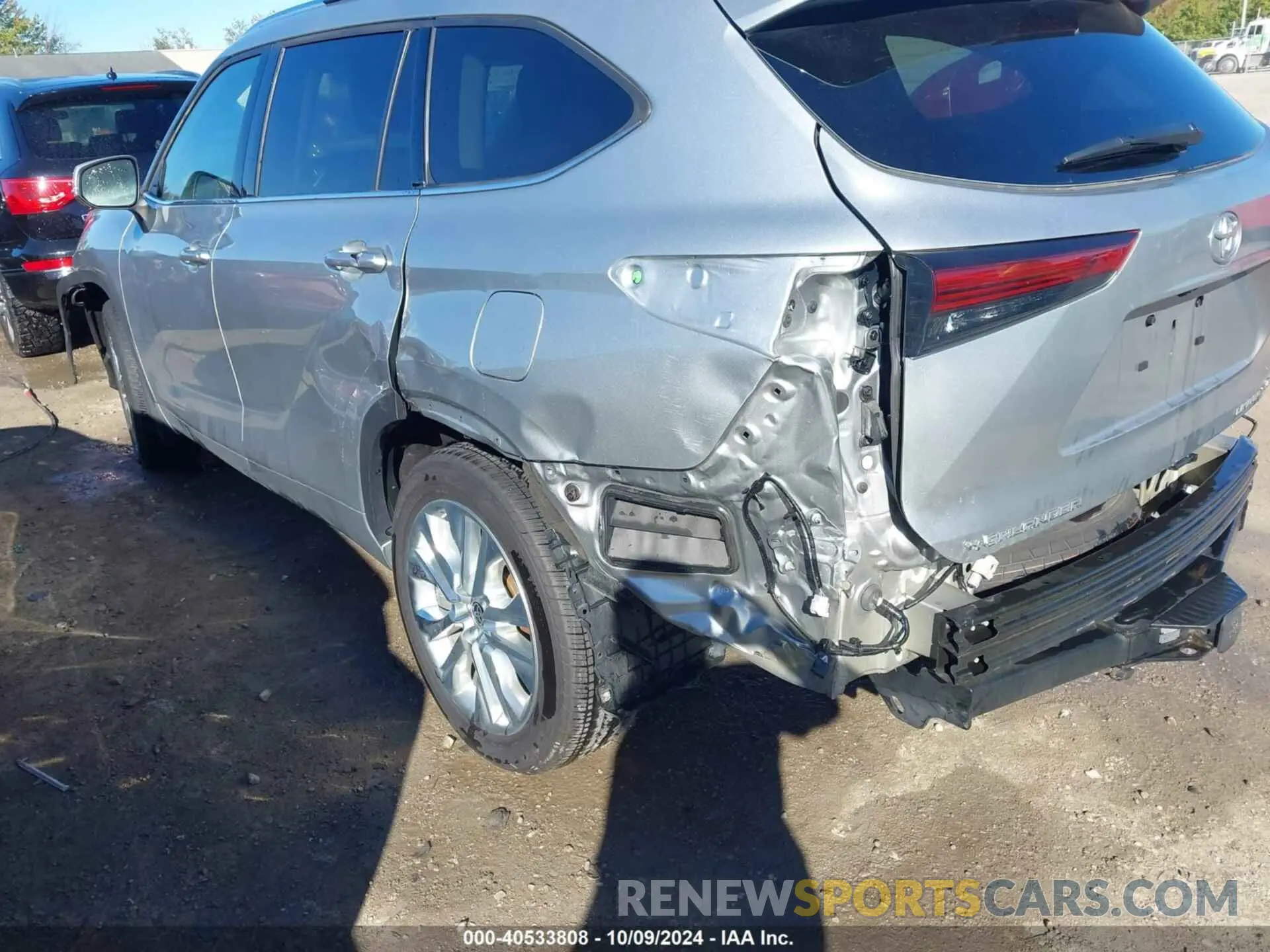 22 Photograph of a damaged car 5TDDZRBH2NS218590 TOYOTA HIGHLANDER 2022