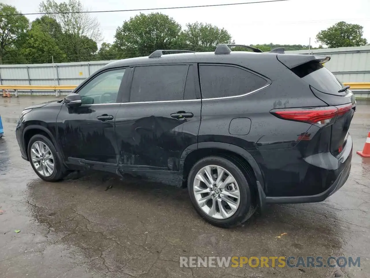 2 Photograph of a damaged car 5TDDZRBH3NS208893 TOYOTA HIGHLANDER 2022