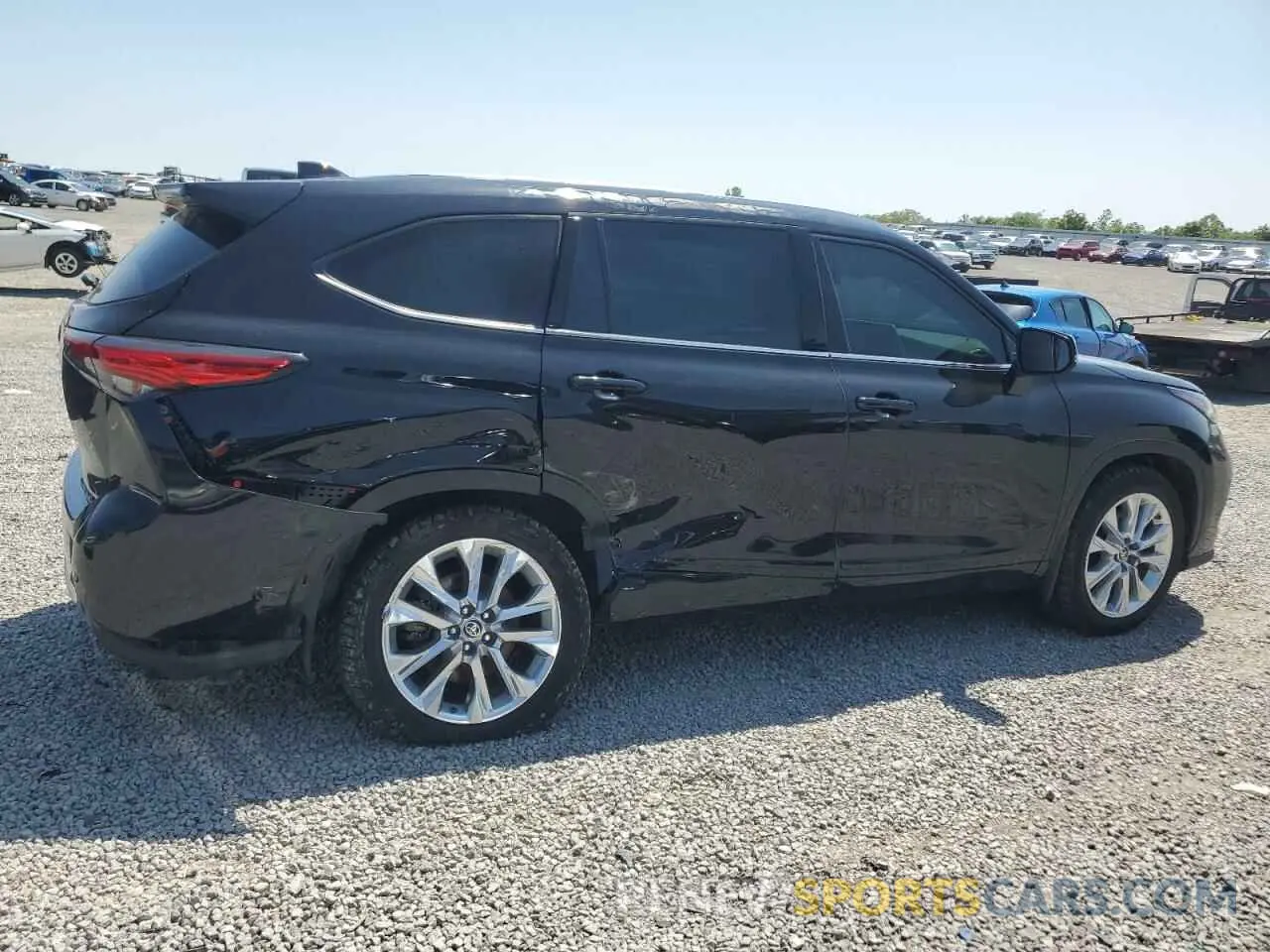 3 Photograph of a damaged car 5TDDZRBH4NS179145 TOYOTA HIGHLANDER 2022