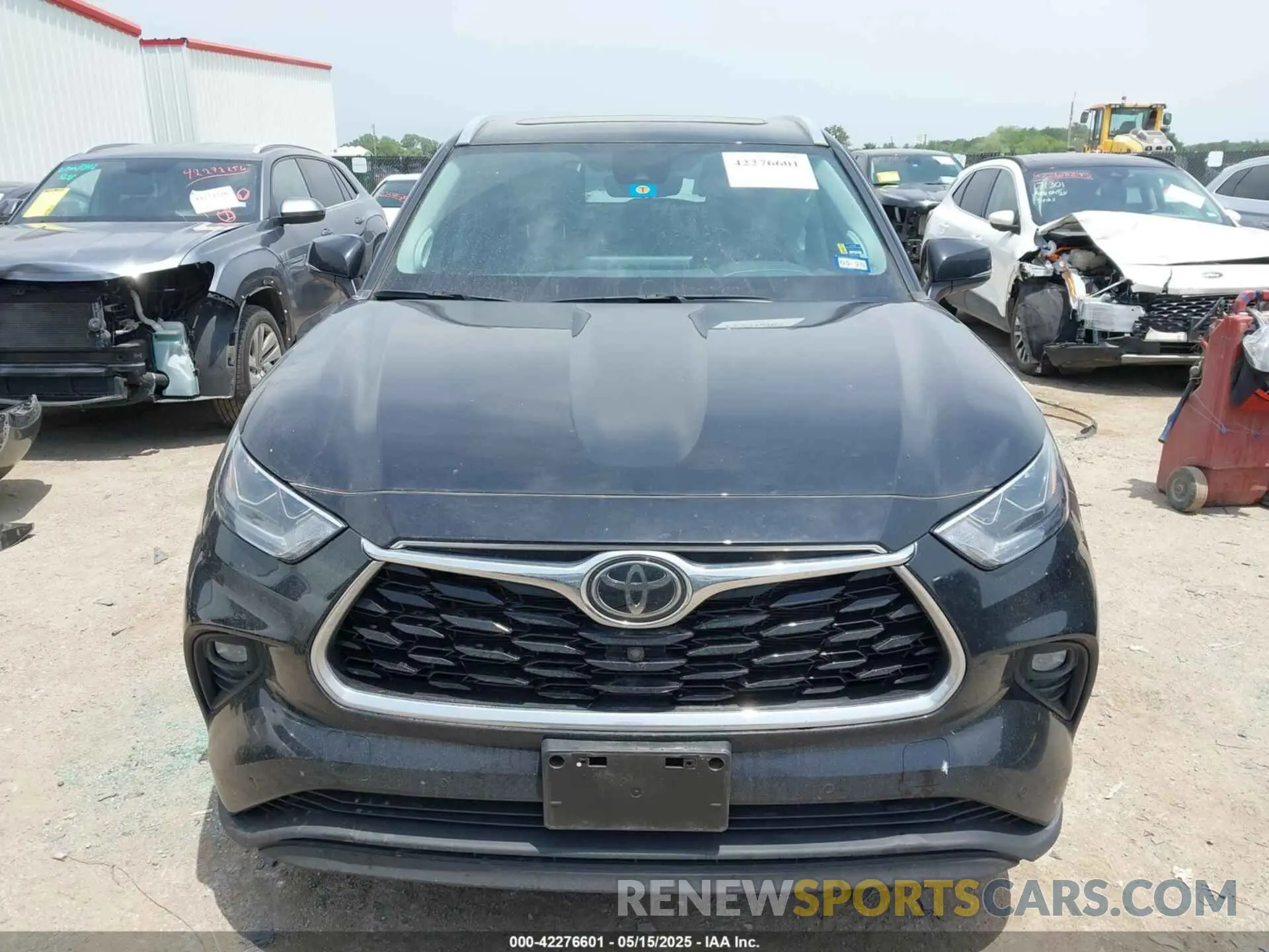 12 Photograph of a damaged car 5TDDZRBH7NS224241 TOYOTA HIGHLANDER 2022