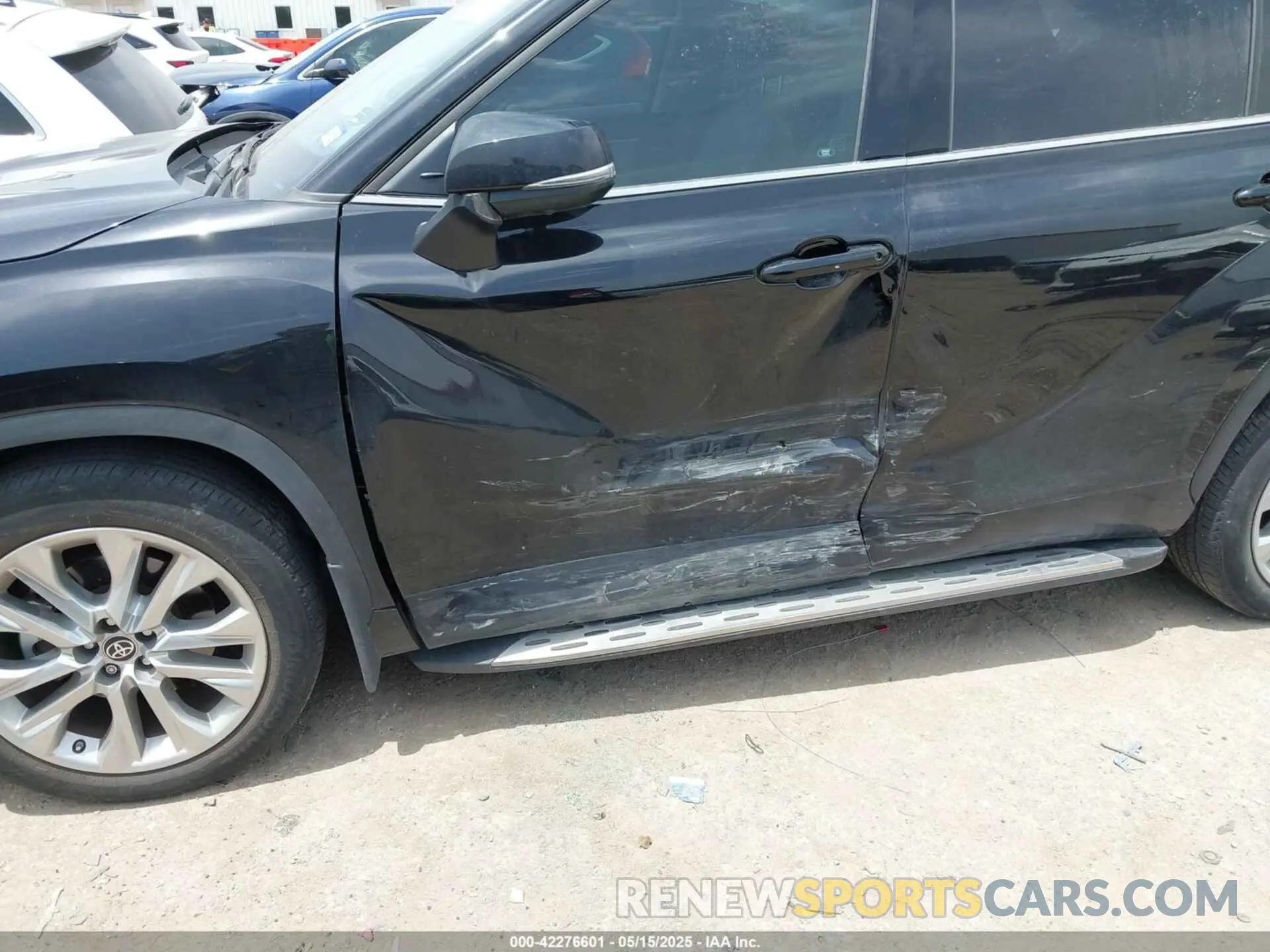 6 Photograph of a damaged car 5TDDZRBH7NS224241 TOYOTA HIGHLANDER 2022