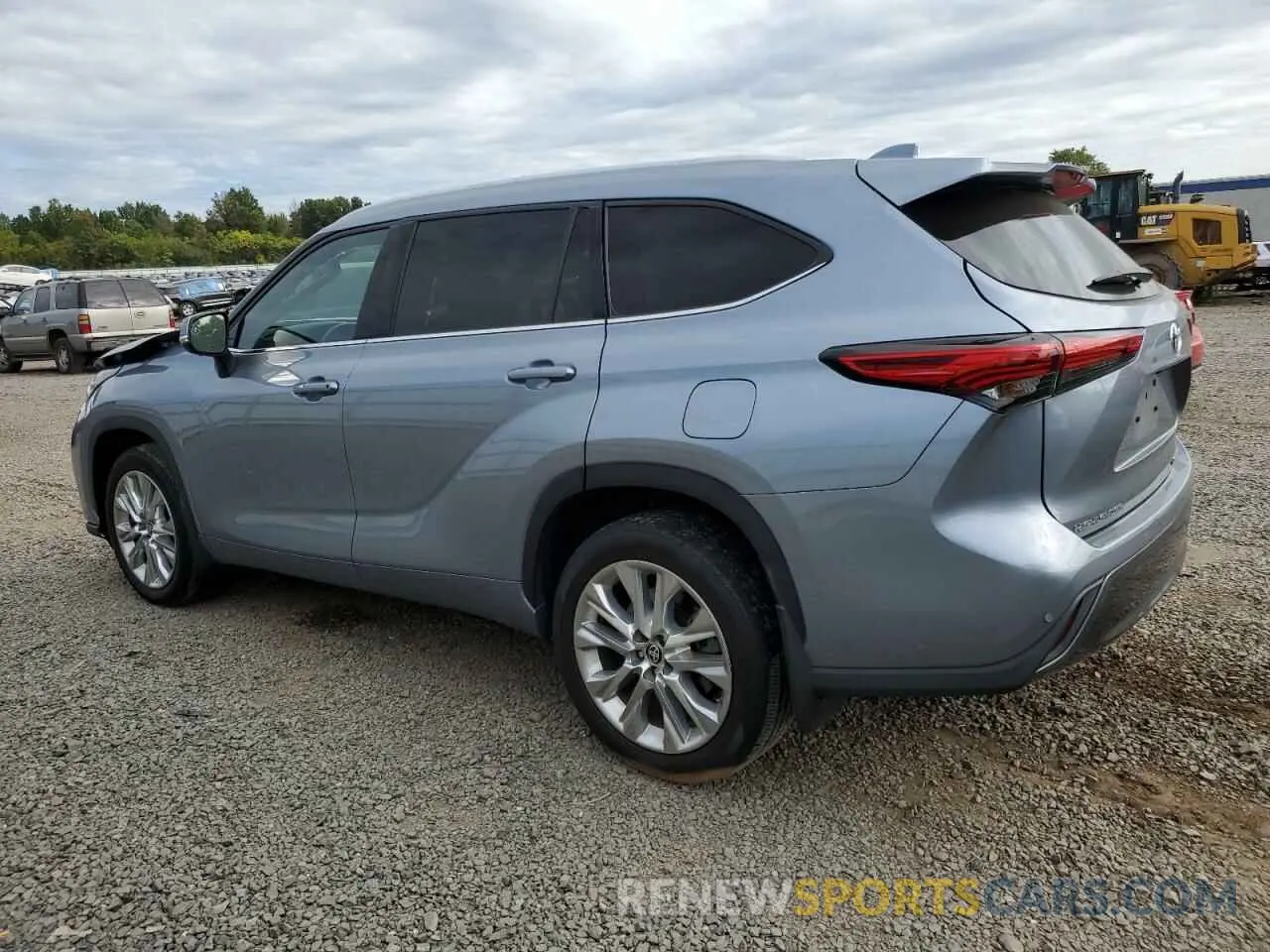 2 Photograph of a damaged car 5TDDZRBH8NS183652 TOYOTA HIGHLANDER 2022