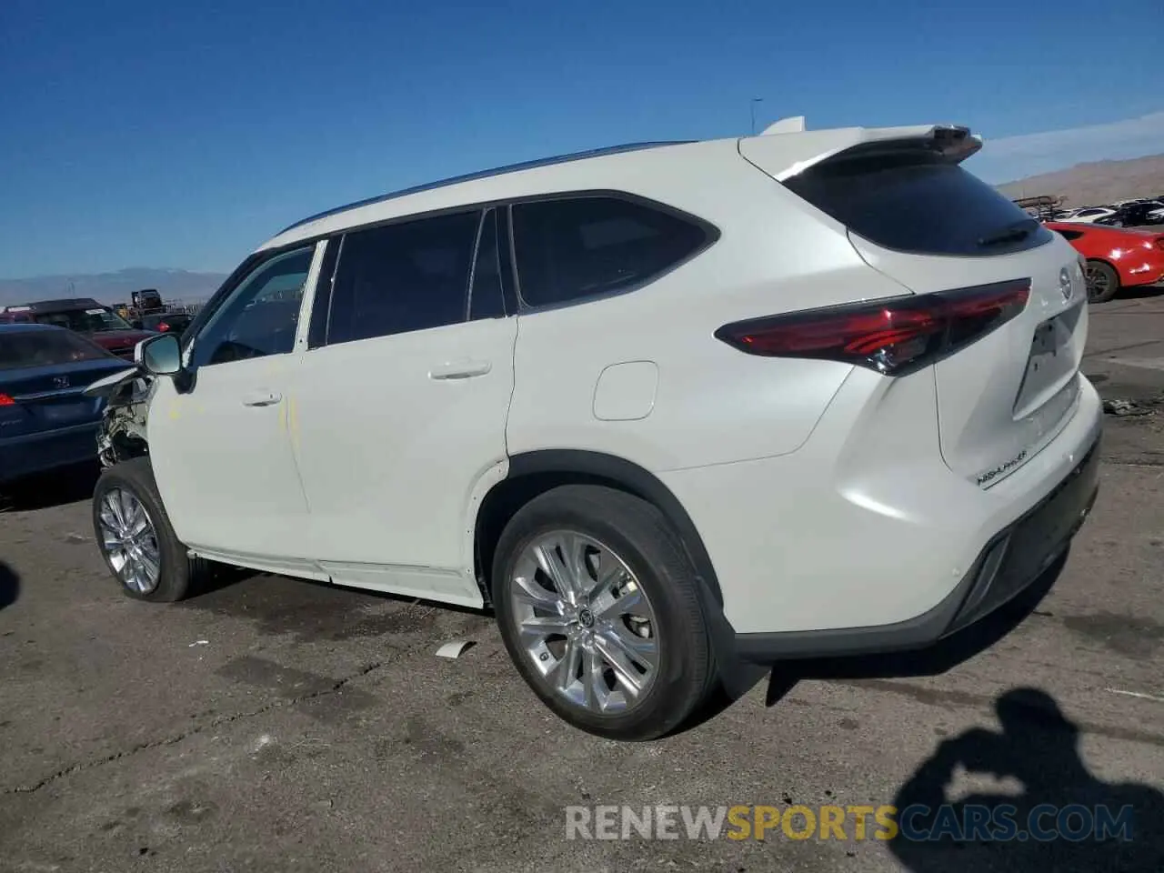 2 Photograph of a damaged car 5TDDZRBH8NS214821 TOYOTA HIGHLANDER 2022