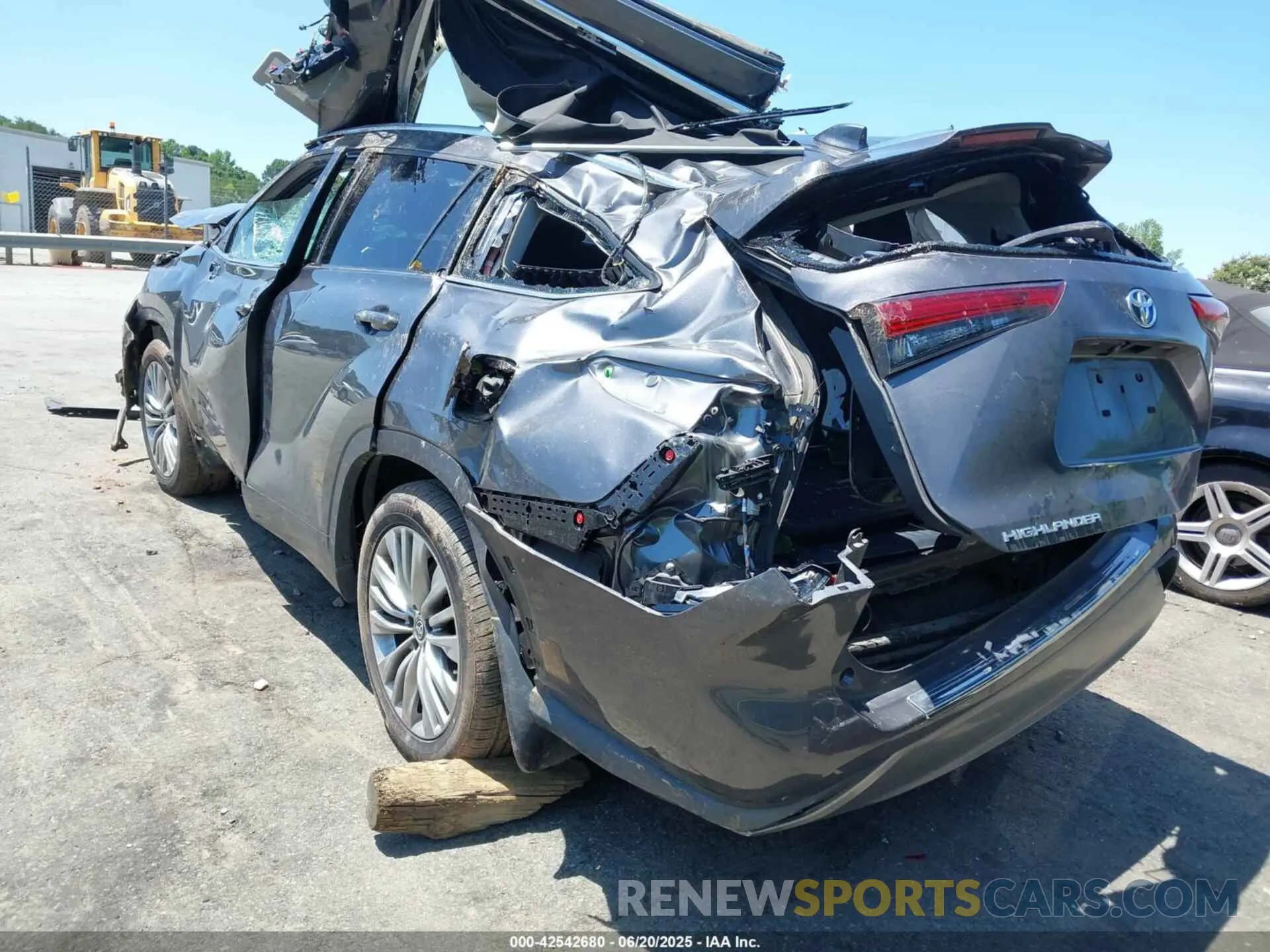 3 Photograph of a damaged car 5TDEBRCH0NS090356 TOYOTA HIGHLANDER 2022