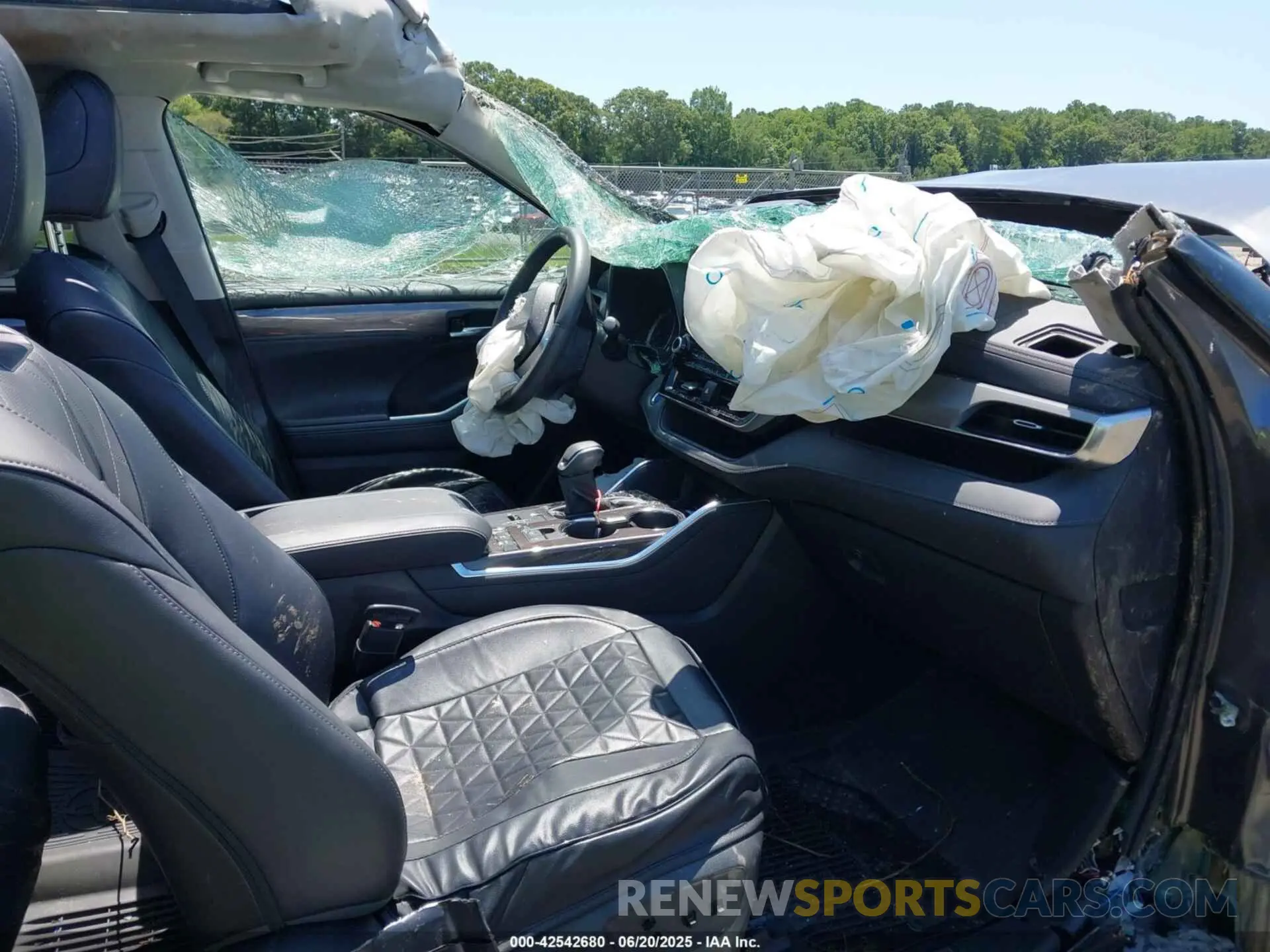 5 Photograph of a damaged car 5TDEBRCH0NS090356 TOYOTA HIGHLANDER 2022
