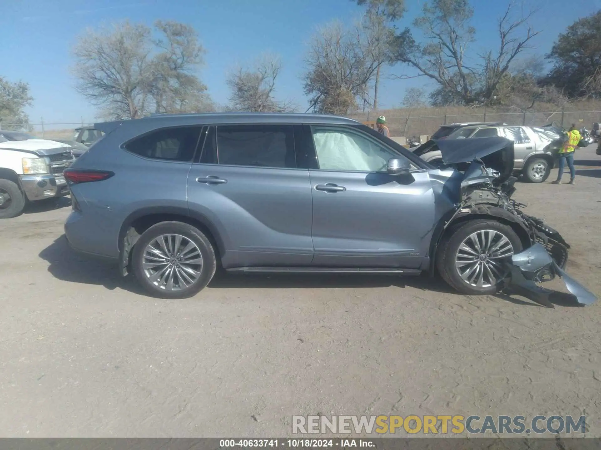 13 Photograph of a damaged car 5TDEBRCH6NS089695 TOYOTA HIGHLANDER 2022
