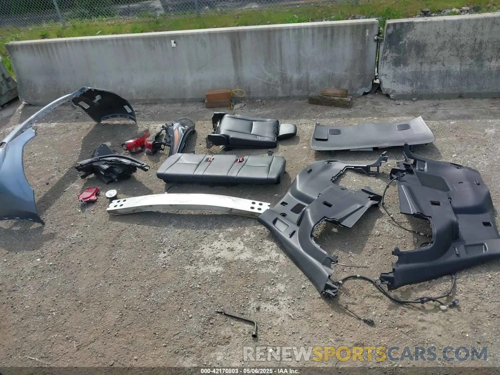 12 Photograph of a damaged car 5TDEBRCH7NS098017 TOYOTA HIGHLANDER 2022