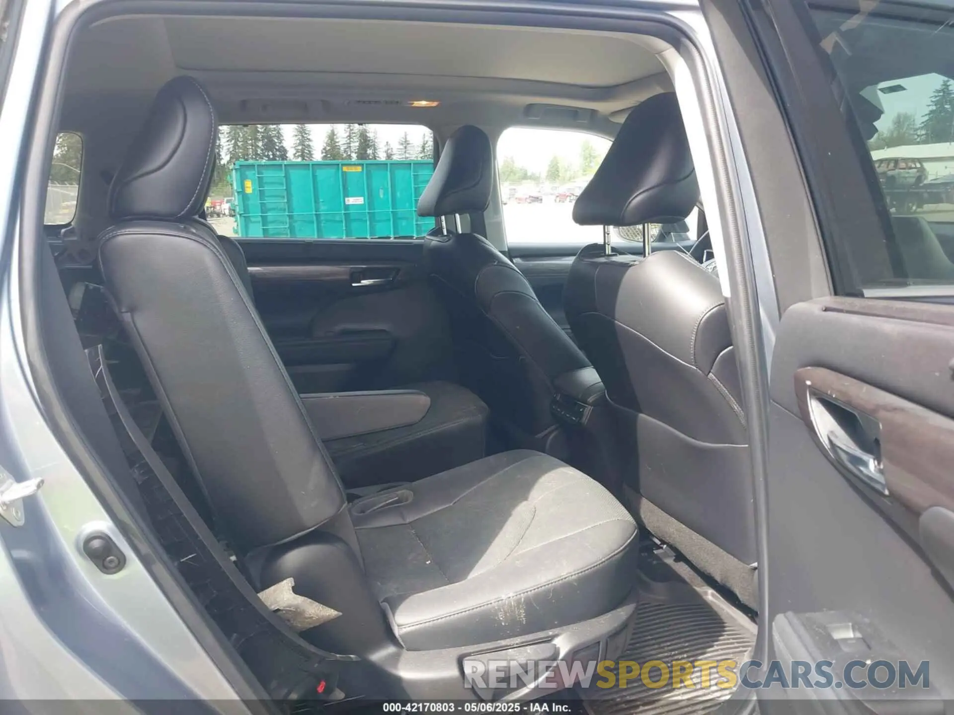8 Photograph of a damaged car 5TDEBRCH7NS098017 TOYOTA HIGHLANDER 2022