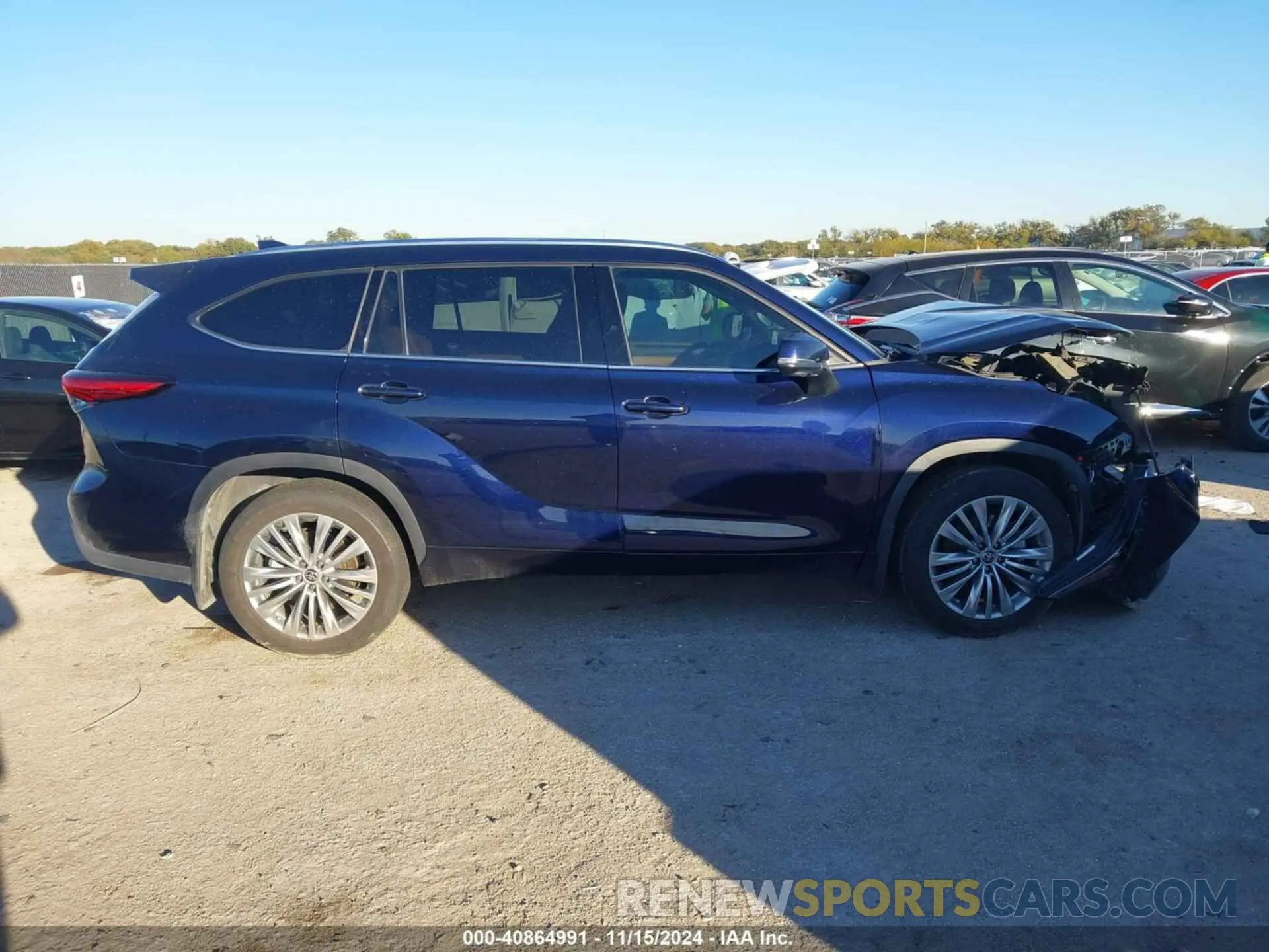 14 Photograph of a damaged car 5TDFZRAH1NS121603 TOYOTA HIGHLANDER 2022