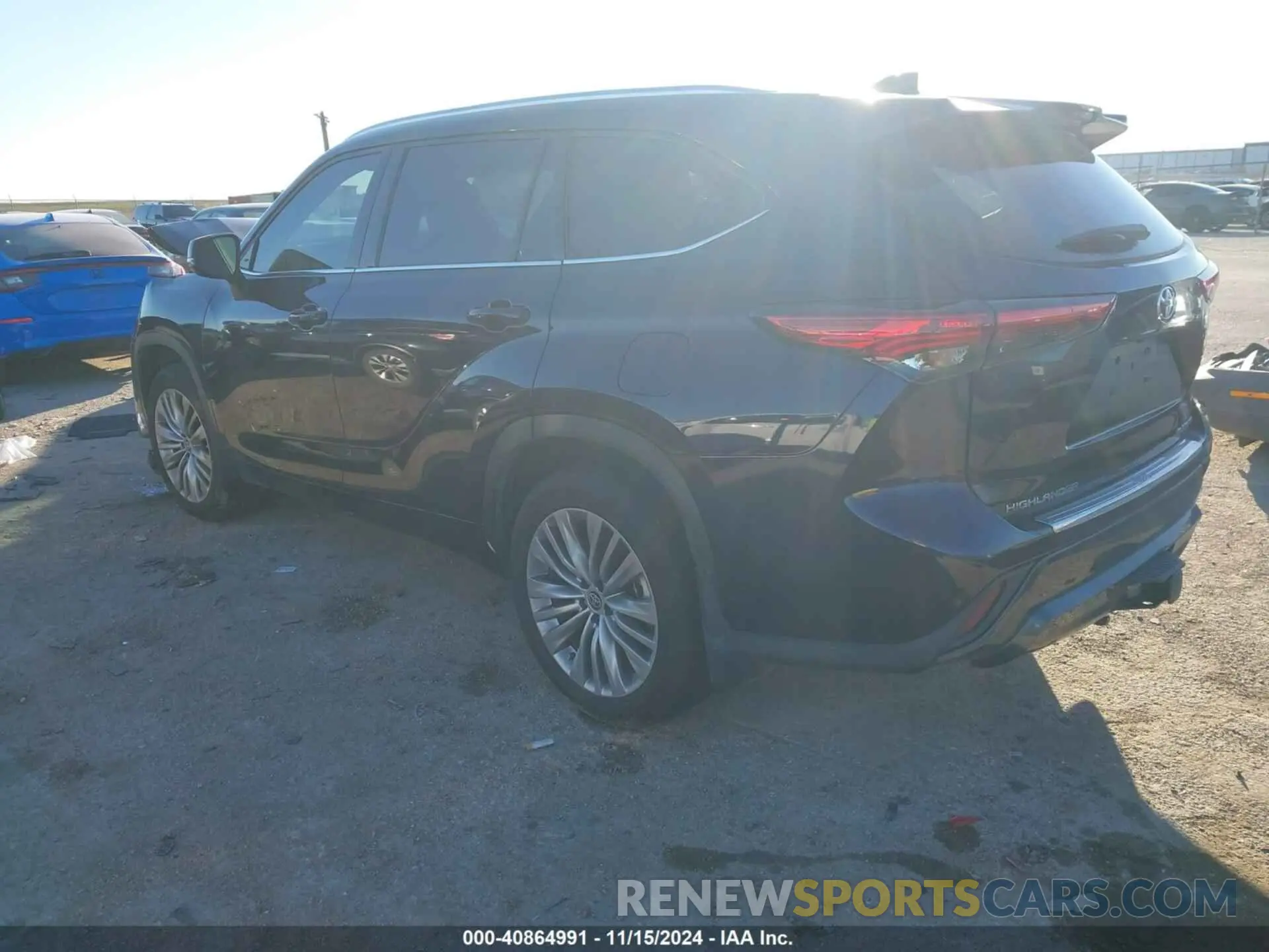 3 Photograph of a damaged car 5TDFZRAH1NS121603 TOYOTA HIGHLANDER 2022