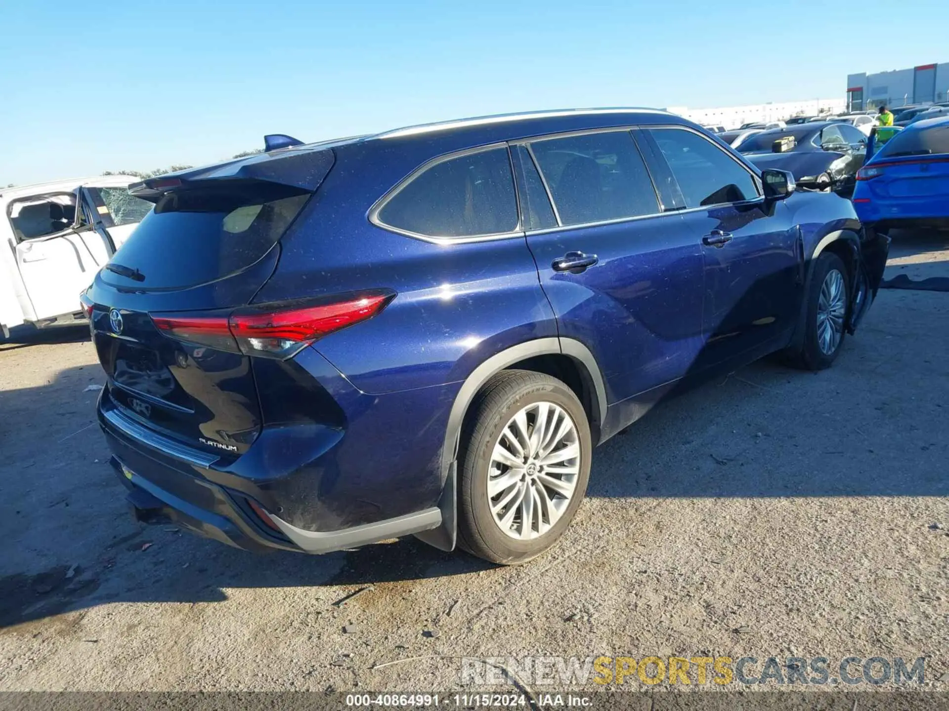 4 Photograph of a damaged car 5TDFZRAH1NS121603 TOYOTA HIGHLANDER 2022