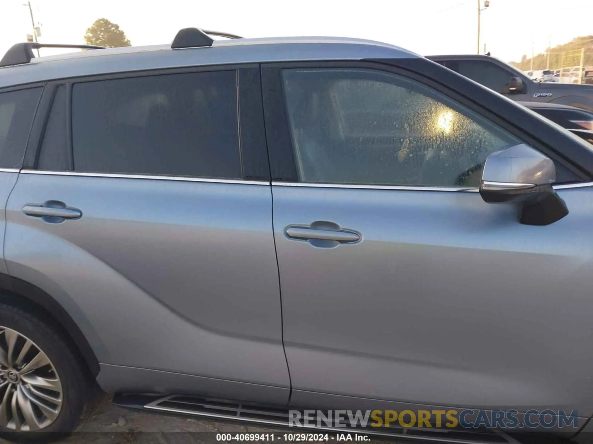 14 Photograph of a damaged car 5TDFZRAHXNS091162 TOYOTA HIGHLANDER 2022