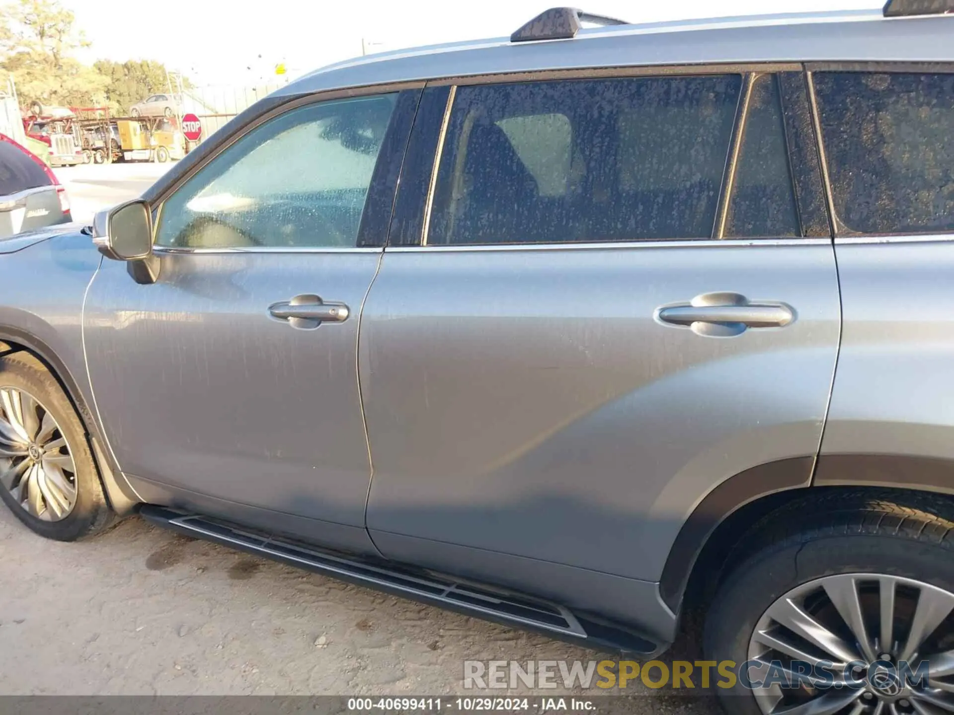 15 Photograph of a damaged car 5TDFZRAHXNS091162 TOYOTA HIGHLANDER 2022