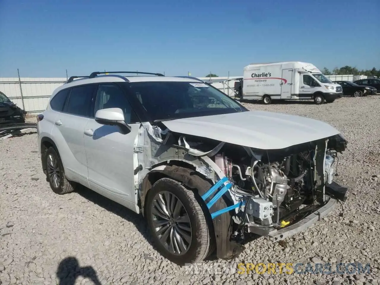 1 Photograph of a damaged car 5TDFZRBH0NS177191 TOYOTA HIGHLANDER 2022