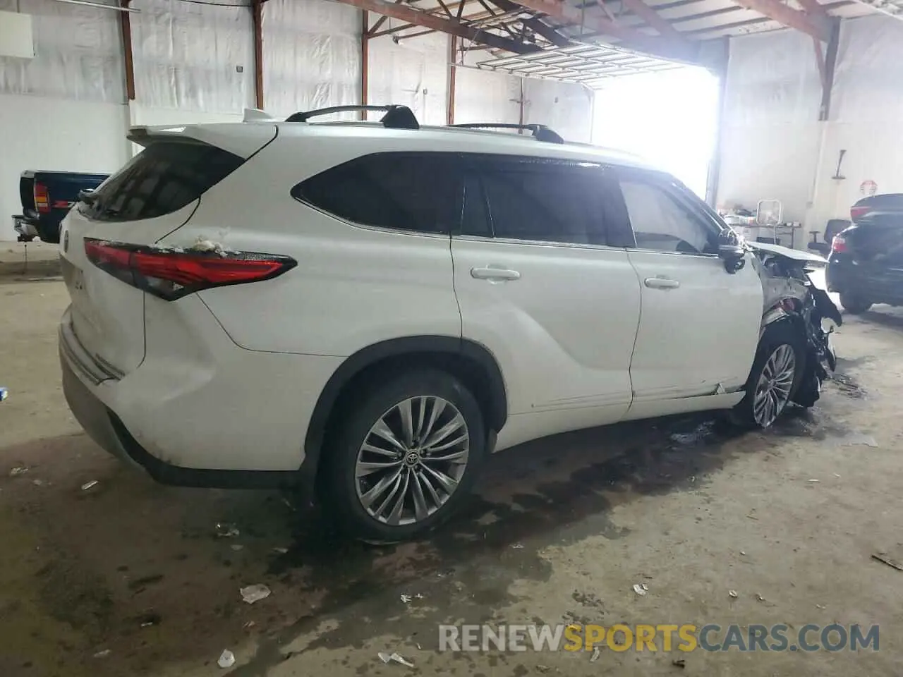 3 Photograph of a damaged car 5TDFZRBH5NS161441 TOYOTA HIGHLANDER 2022