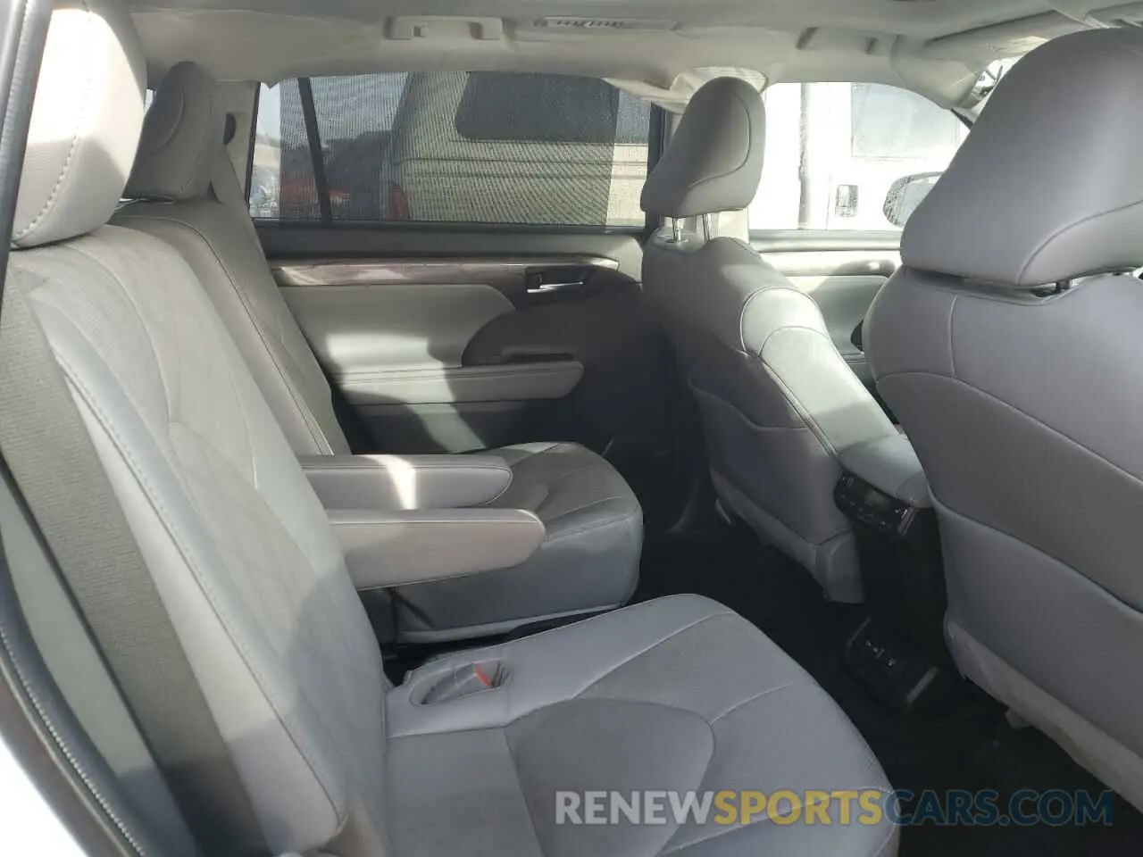 11 Фотография поврежденного автомобиля 5TDFZRBH8NS174409 TOYOTA HIGHLANDER 2022