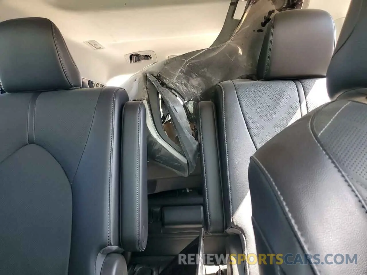 10 Photograph of a damaged car 5TDFZRBH8NS183062 TOYOTA HIGHLANDER 2022