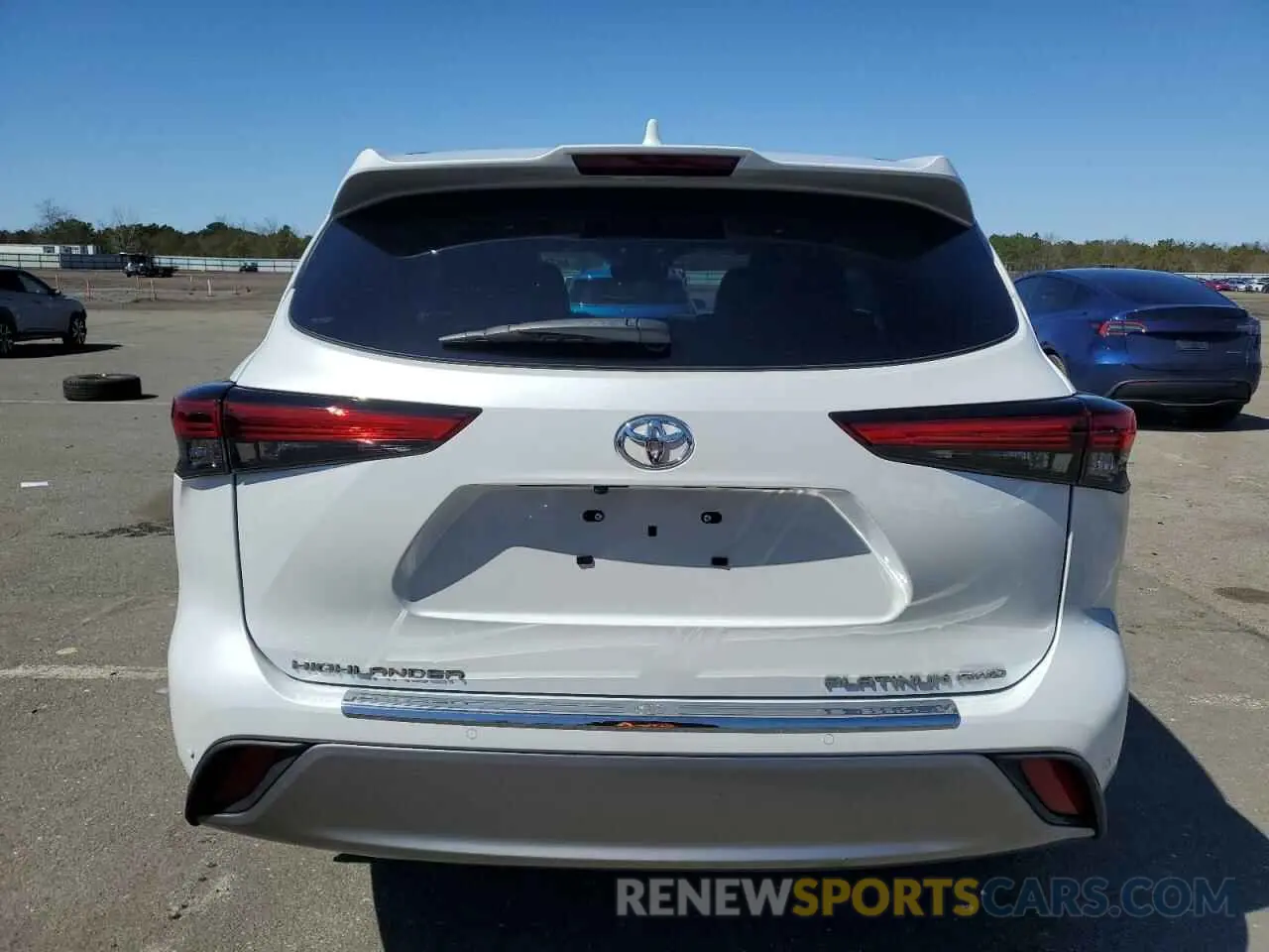 6 Photograph of a damaged car 5TDFZRBH8NS204623 TOYOTA HIGHLANDER 2022