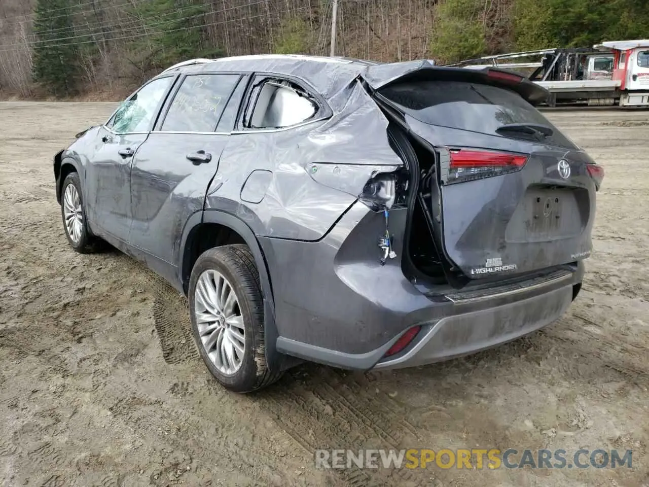 3 Photograph of a damaged car 5TDFZRBH9NS191865 TOYOTA HIGHLANDER 2022