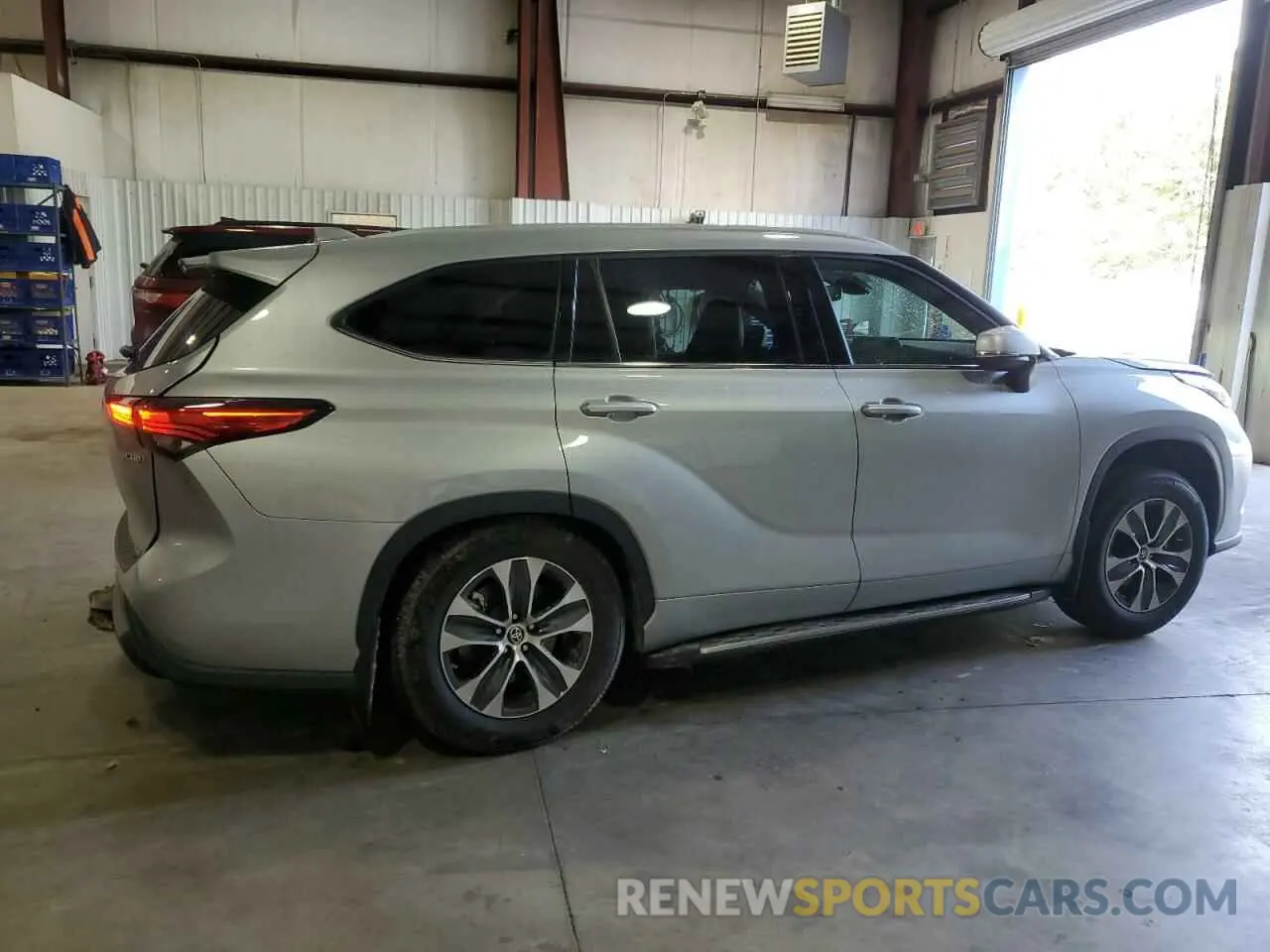 3 Photograph of a damaged car 5TDGARAH1NS012960 TOYOTA HIGHLANDER 2022