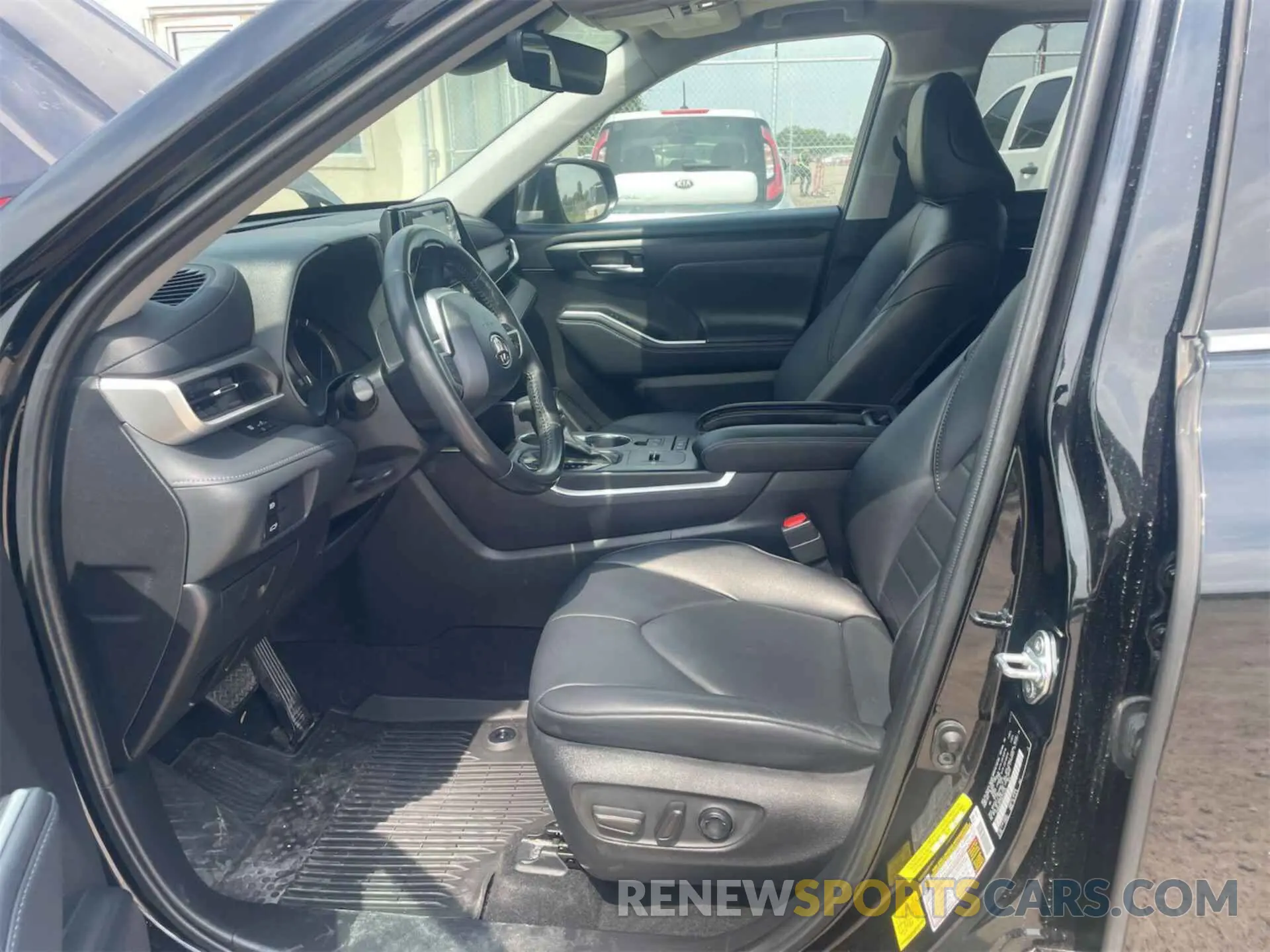 7 Photograph of a damaged car 5TDGARAH3NS512134 TOYOTA HIGHLANDER 2022