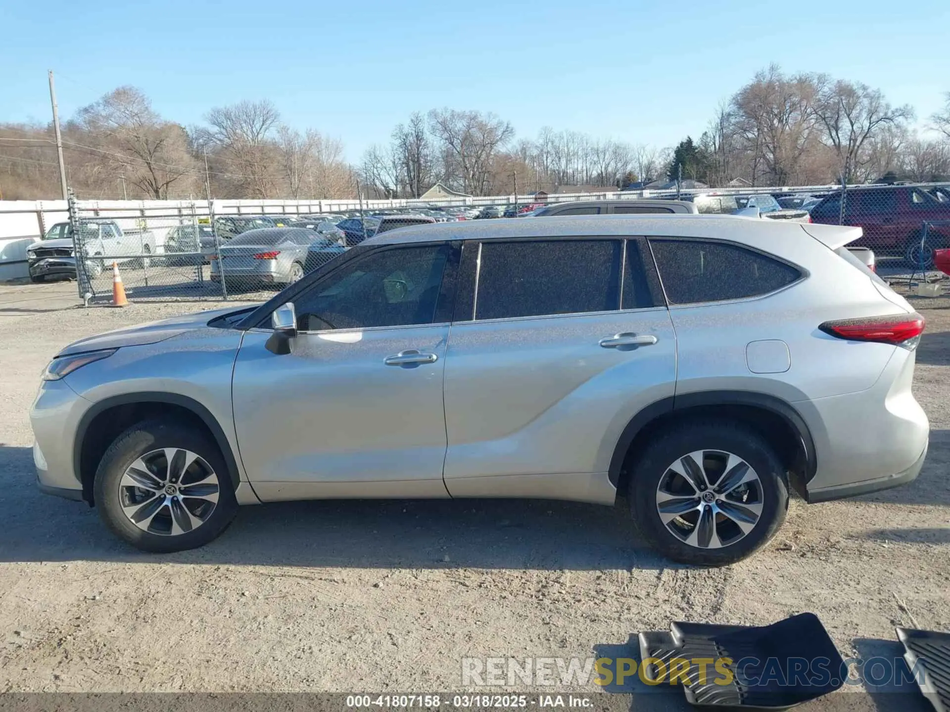 14 Photograph of a damaged car 5TDGARAH3NS513073 TOYOTA HIGHLANDER 2022