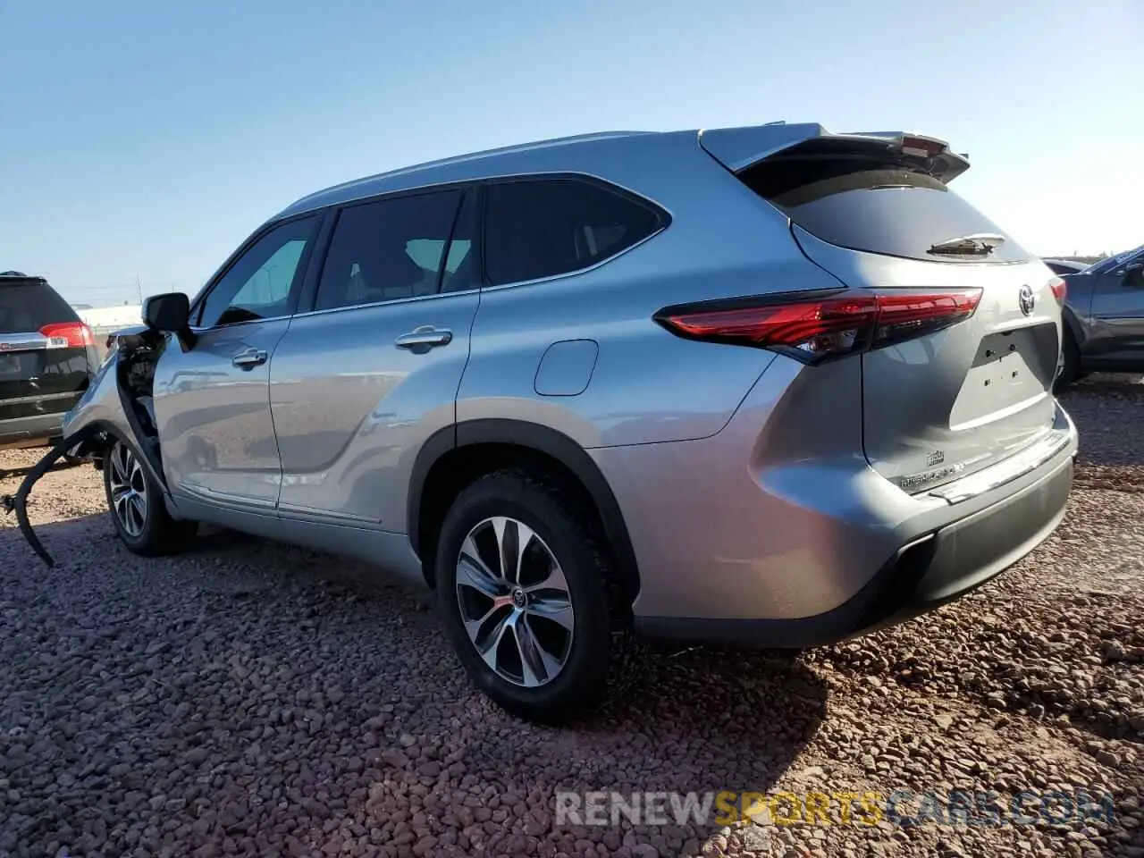 2 Photograph of a damaged car 5TDGARAH5NS516055 TOYOTA HIGHLANDER 2022
