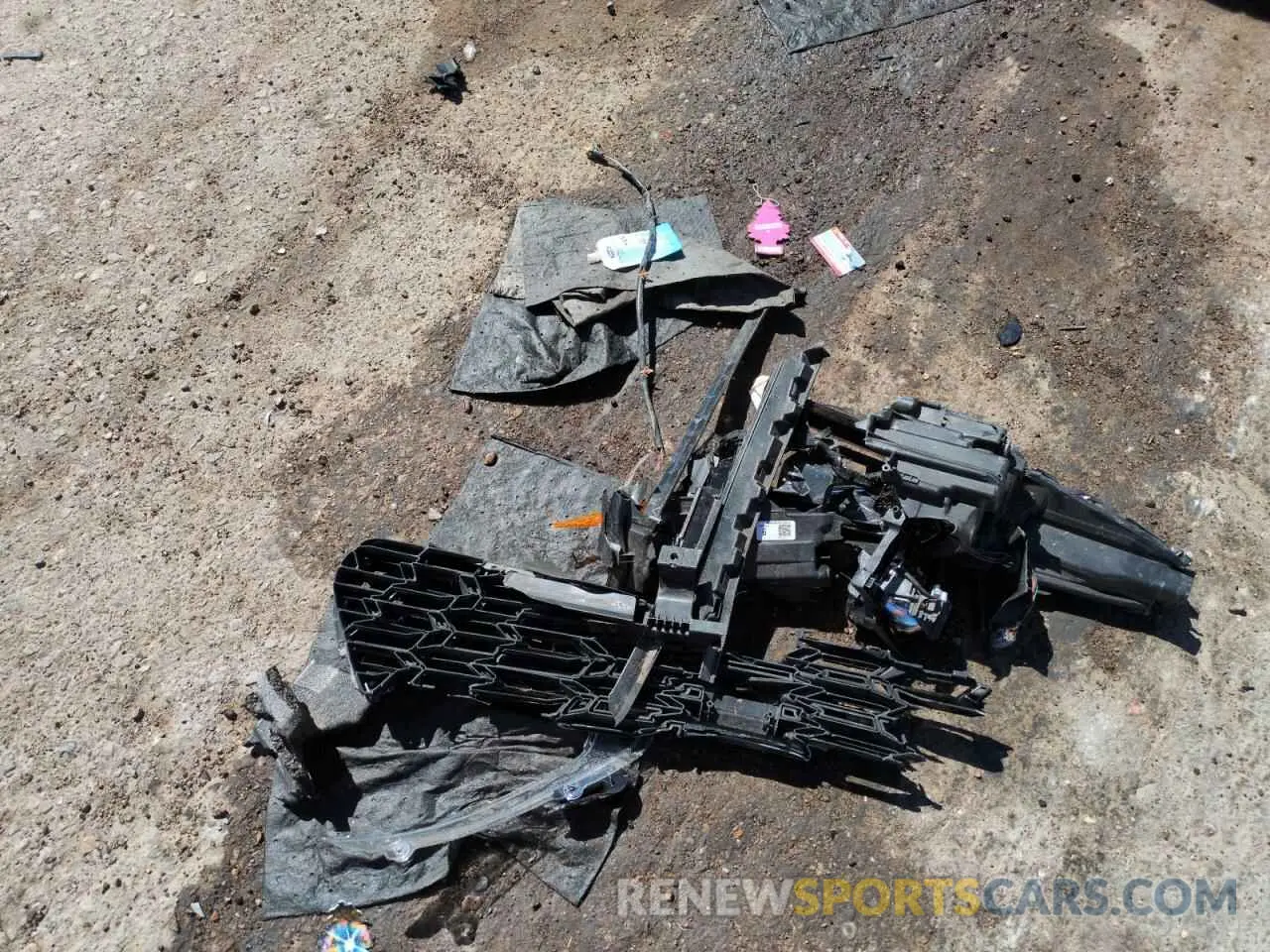 13 Photograph of a damaged car 5TDGARAH7NS512329 TOYOTA HIGHLANDER 2022