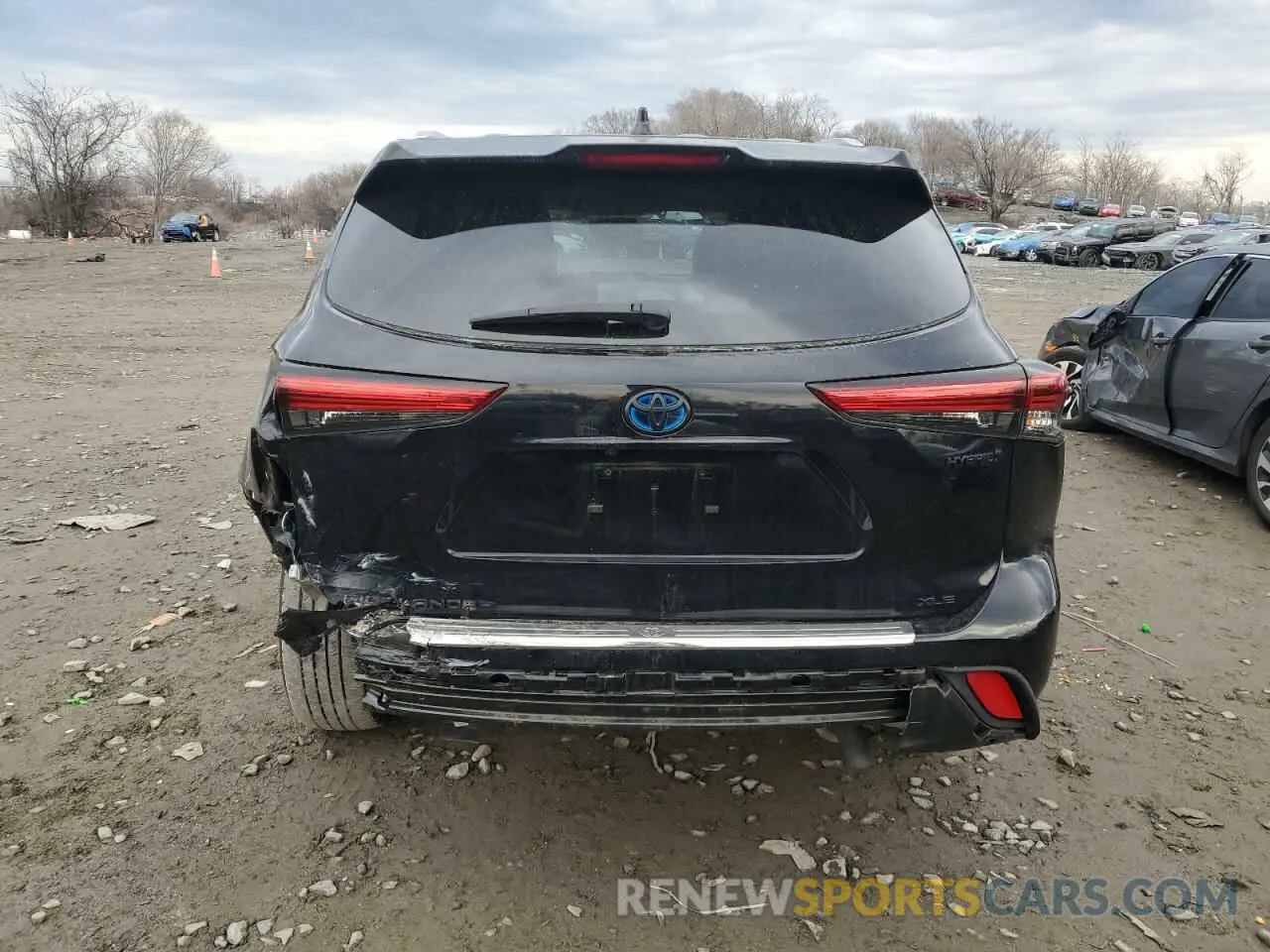 6 Photograph of a damaged car 5TDGBRCH2NS554661 TOYOTA HIGHLANDER 2022