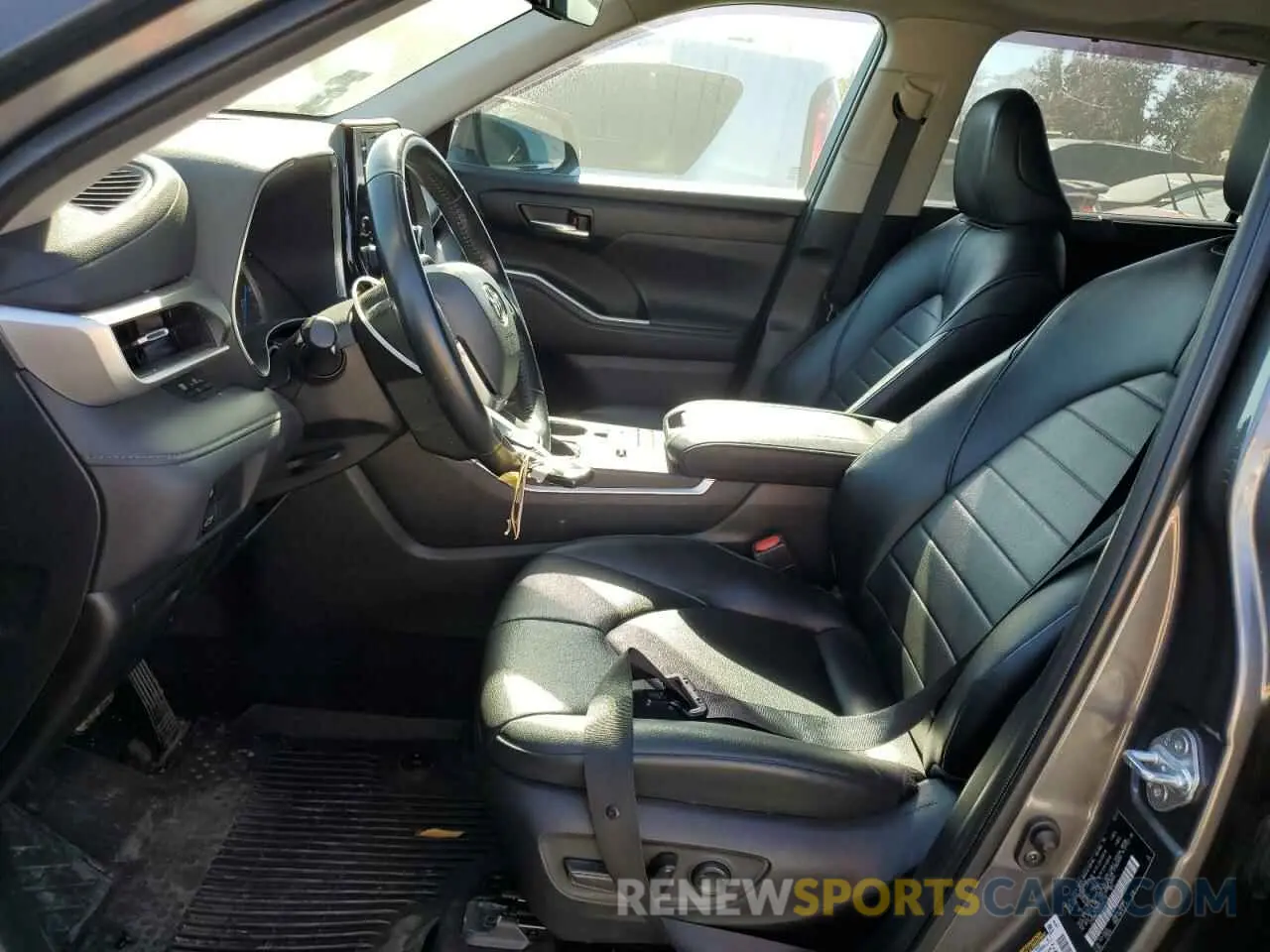 7 Photograph of a damaged car 5TDGBRCH5NS549213 TOYOTA HIGHLANDER 2022
