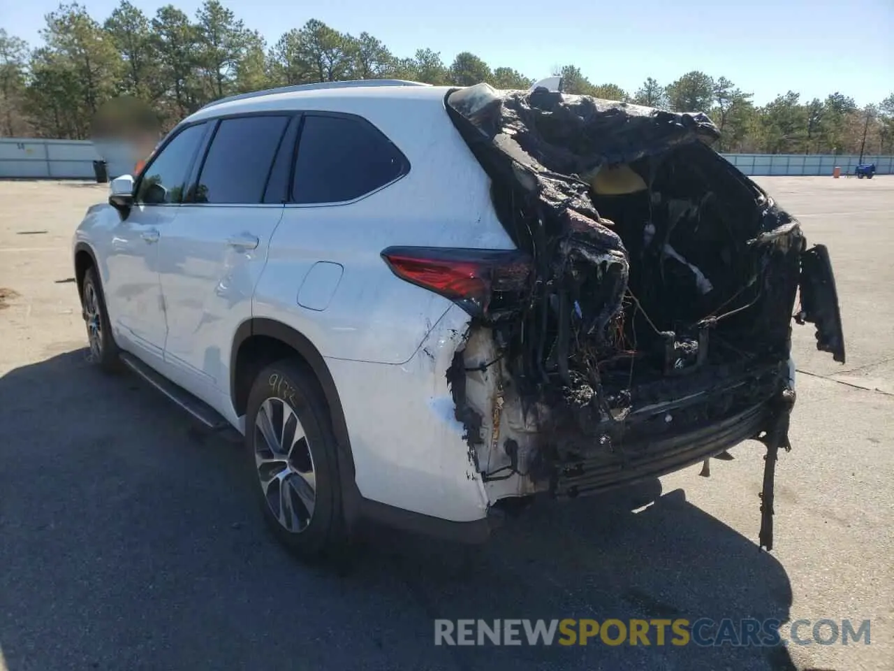 3 Photograph of a damaged car 5TDGBRCH9NS549182 TOYOTA HIGHLANDER 2022