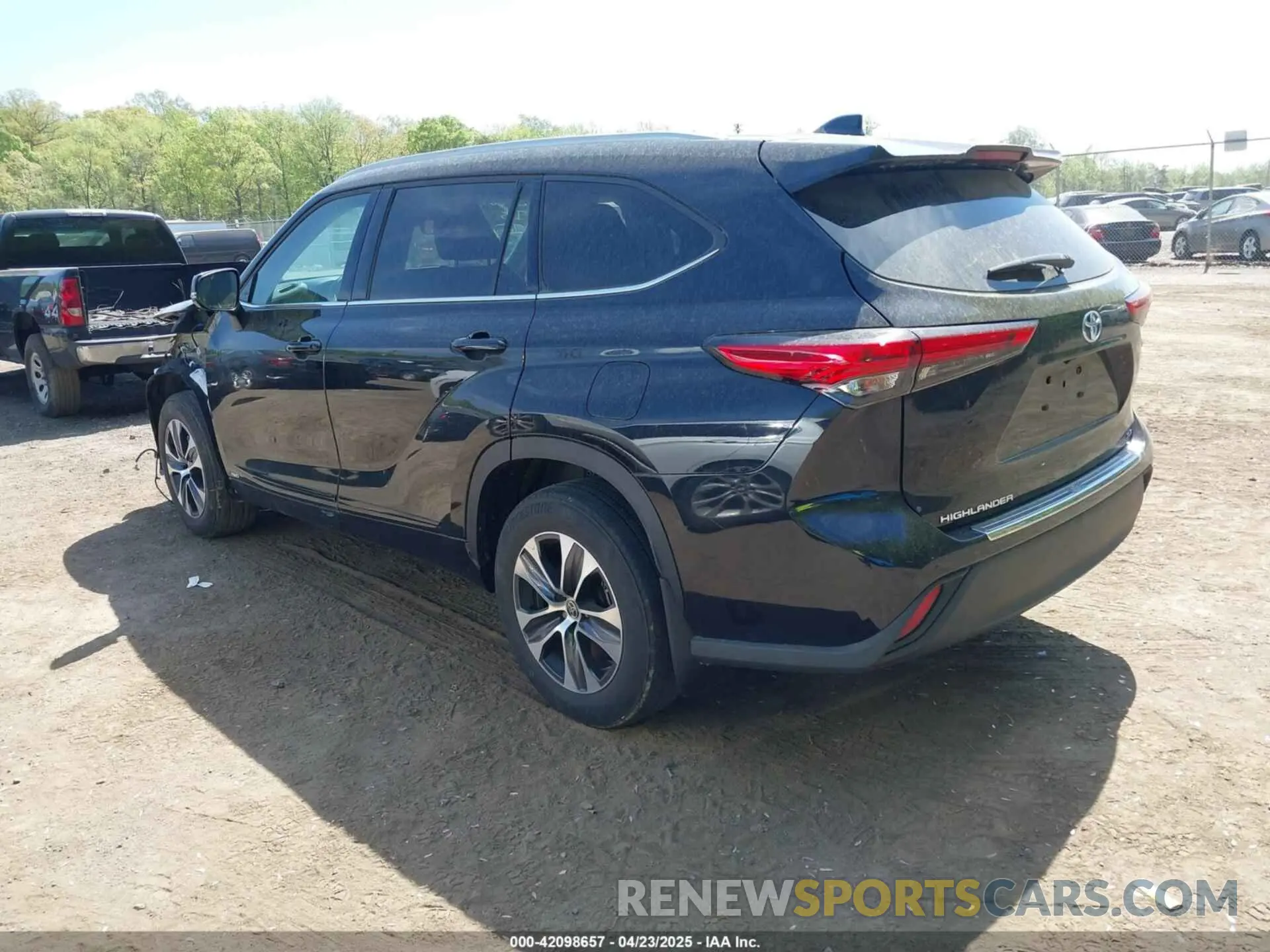 3 Фотография поврежденного автомобиля 5TDGBRCHXNS545867 TOYOTA HIGHLANDER 2022