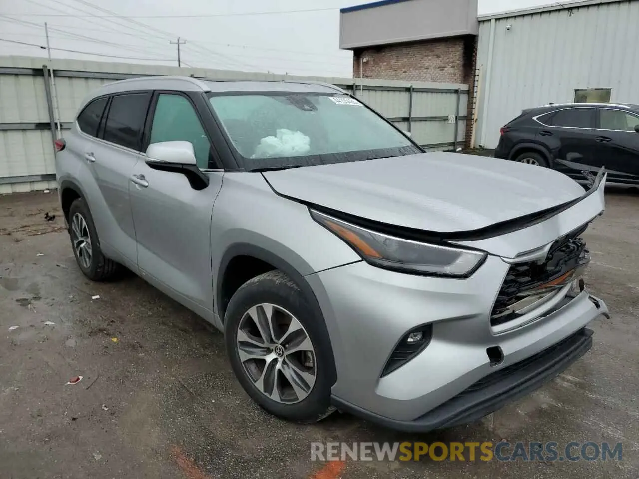 4 Photograph of a damaged car 5TDGZRAH0NS095094 TOYOTA HIGHLANDER 2022