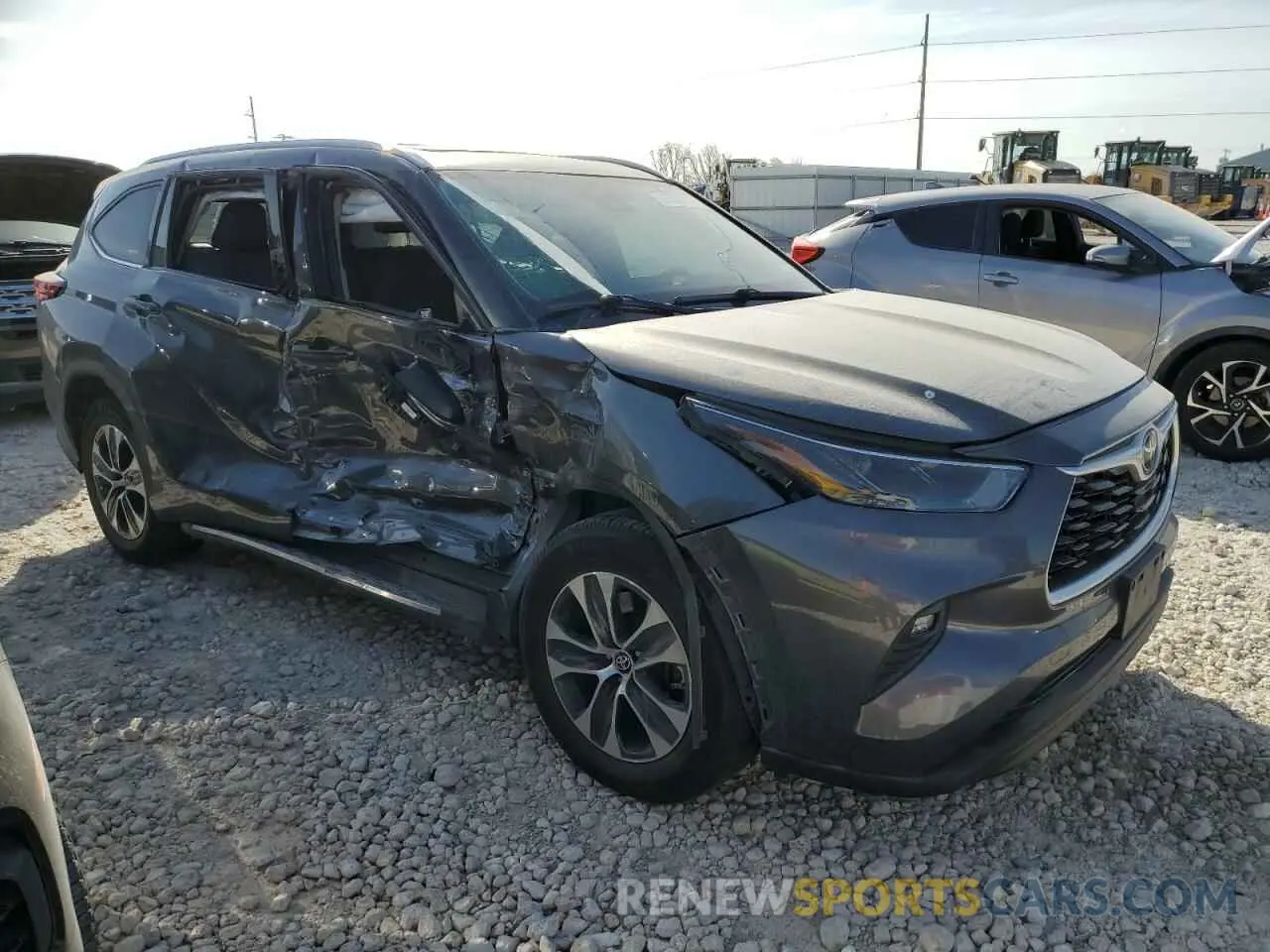 4 Photograph of a damaged car 5TDGZRAH2NS546672 TOYOTA HIGHLANDER 2022