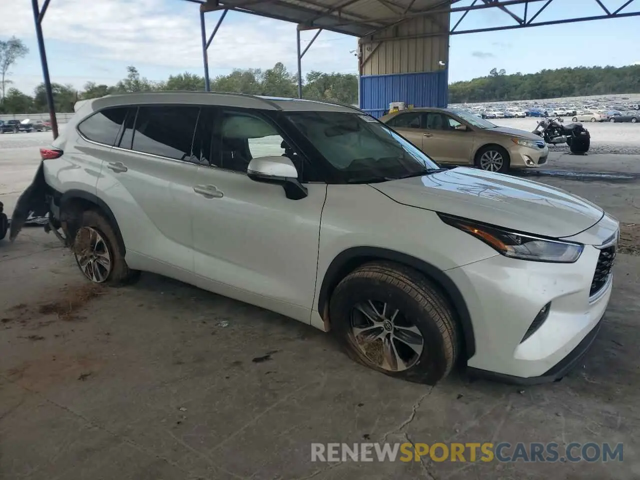 4 Photograph of a damaged car 5TDGZRAH2NS559969 TOYOTA HIGHLANDER 2022