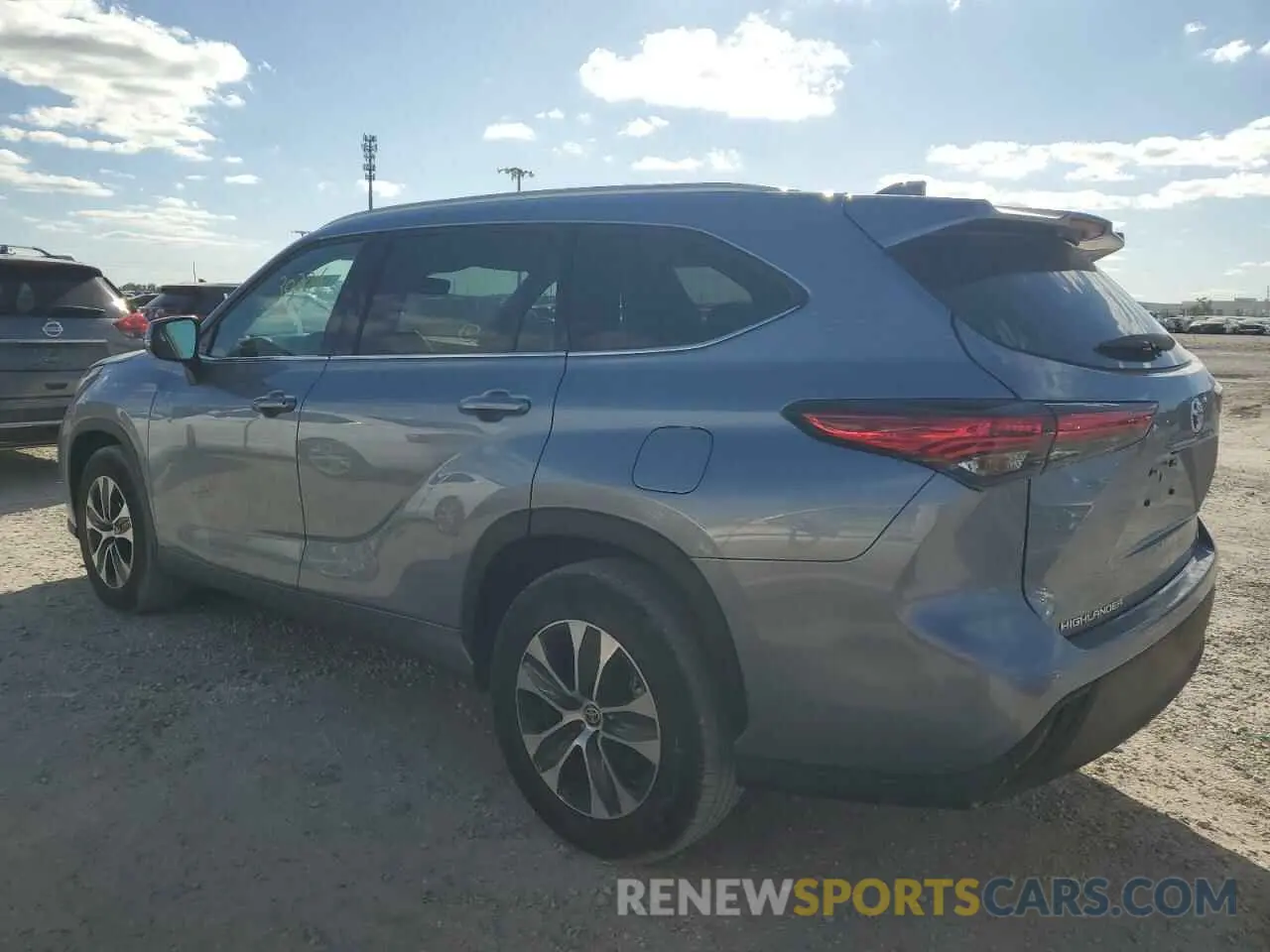 2 Photograph of a damaged car 5TDGZRAH3NS100370 TOYOTA HIGHLANDER 2022