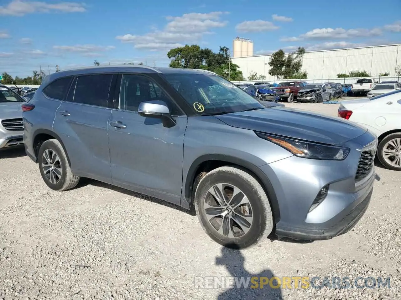 4 Photograph of a damaged car 5TDGZRAH3NS100370 TOYOTA HIGHLANDER 2022