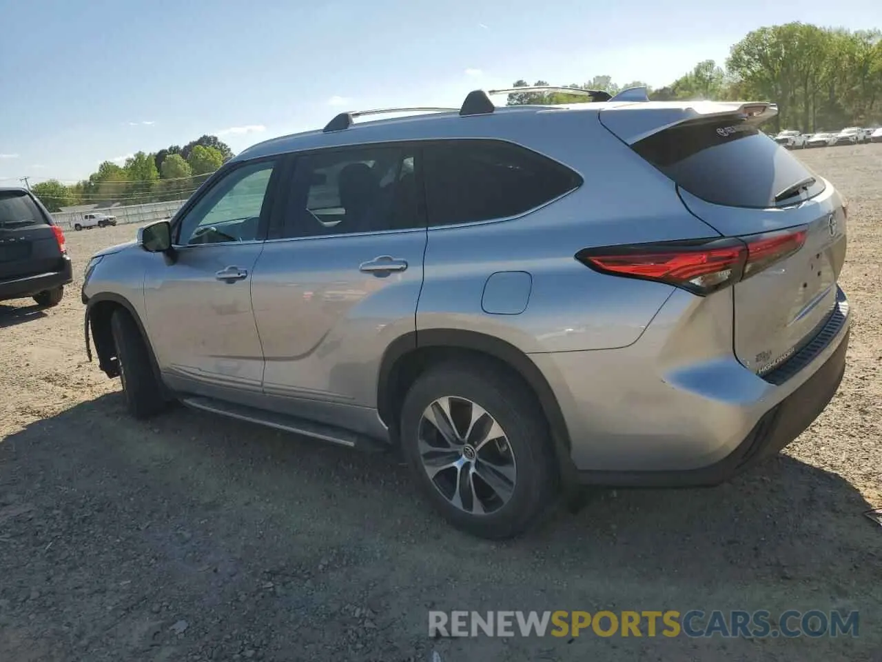 2 Photograph of a damaged car 5TDGZRAH3NS115418 TOYOTA HIGHLANDER 2022