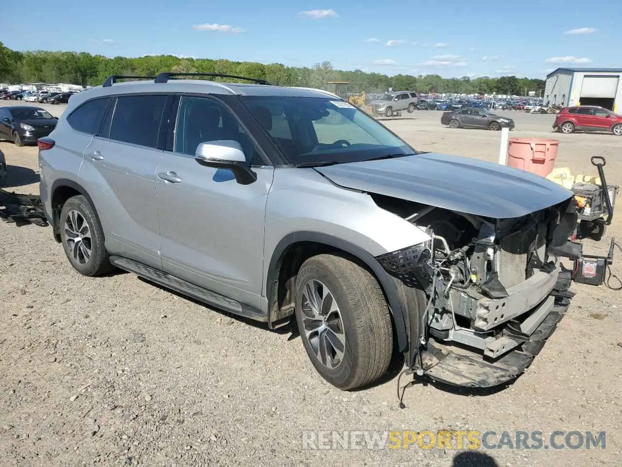 4 Photograph of a damaged car 5TDGZRAH3NS115418 TOYOTA HIGHLANDER 2022
