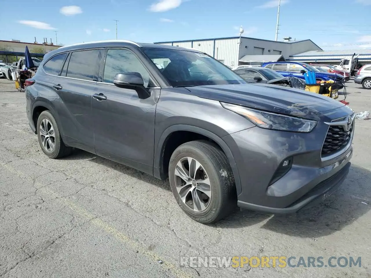 4 Photograph of a damaged car 5TDGZRAH5NS130017 TOYOTA HIGHLANDER 2022