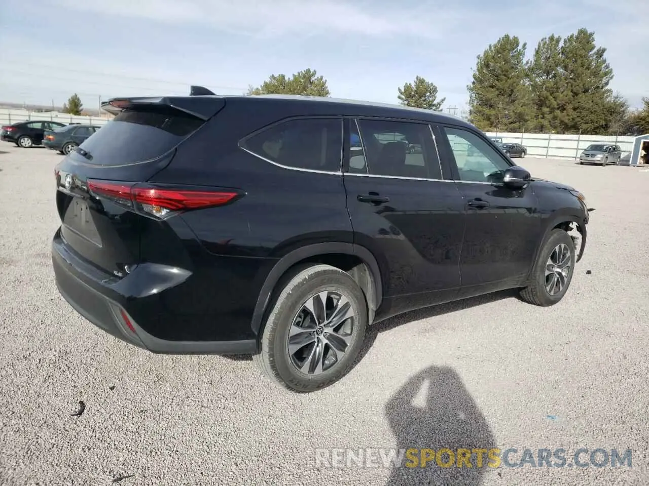 3 Photograph of a damaged car 5TDGZRAH6NS551955 TOYOTA HIGHLANDER 2022