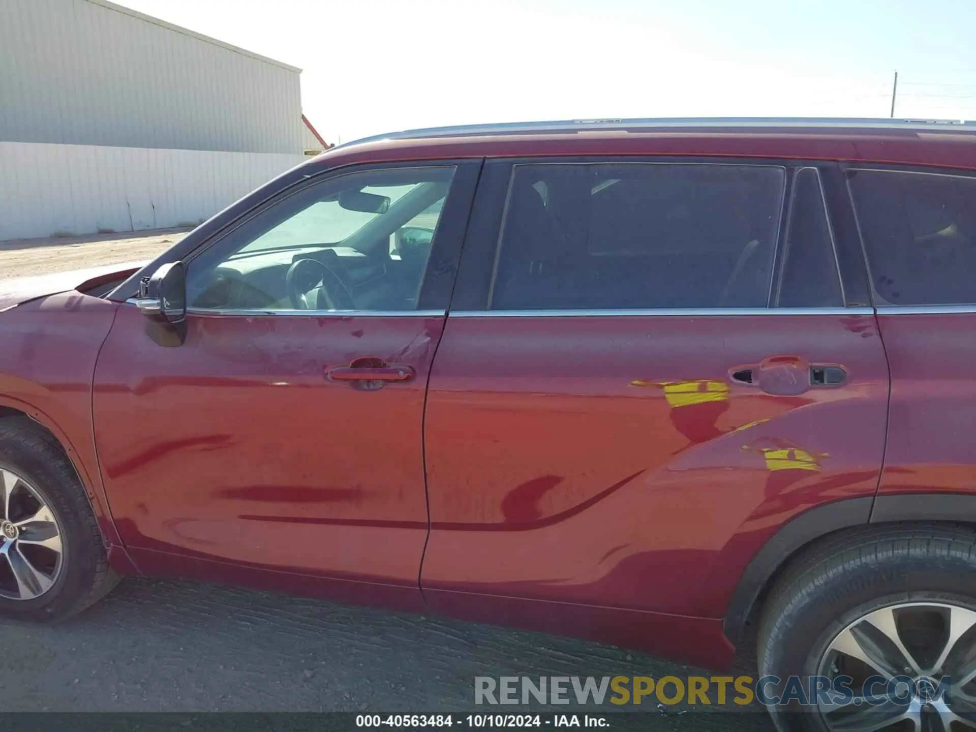 15 Photograph of a damaged car 5TDGZRAH7NS542925 TOYOTA HIGHLANDER 2022