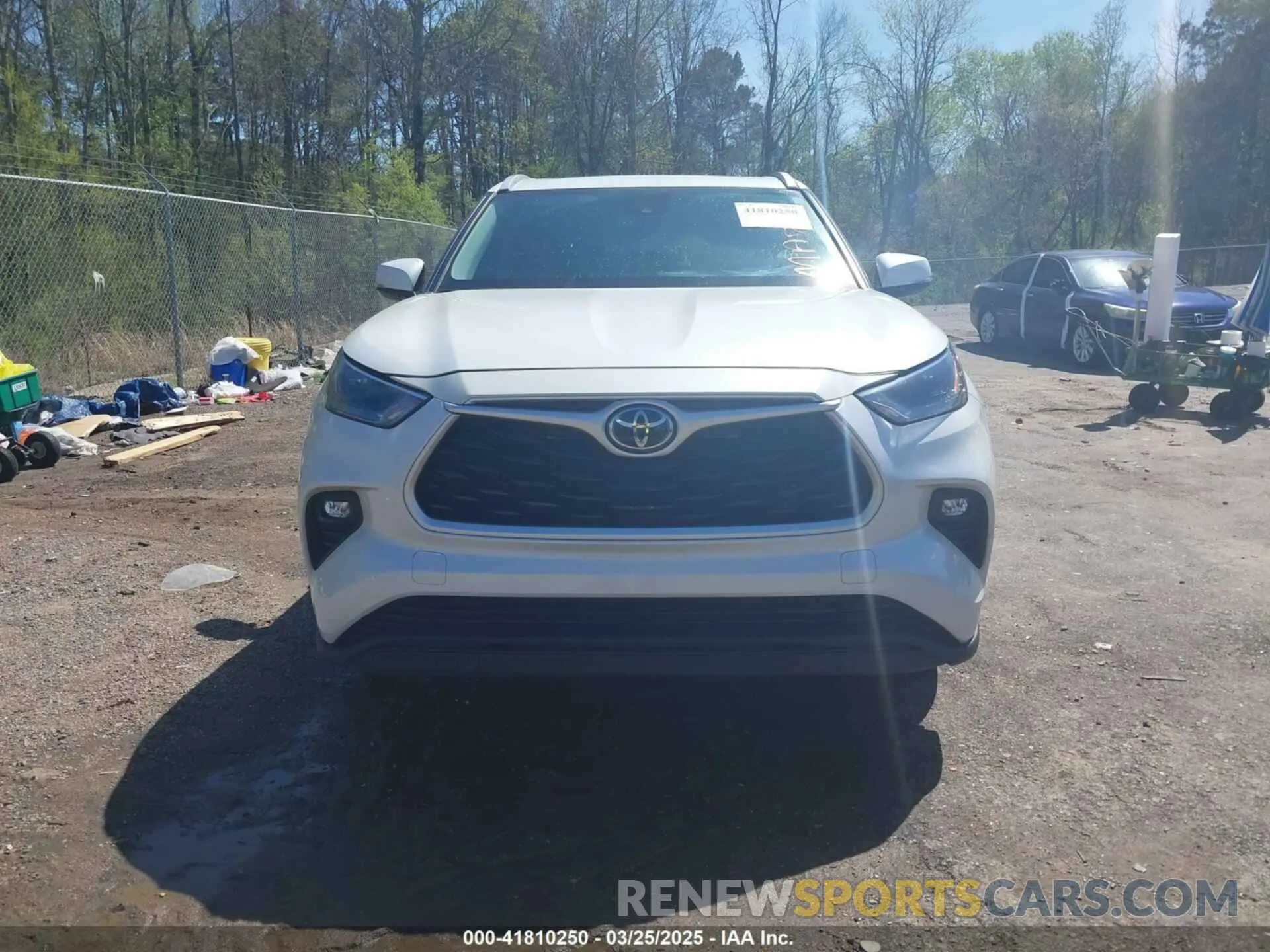 13 Photograph of a damaged car 5TDGZRAH7NS559885 TOYOTA HIGHLANDER 2022