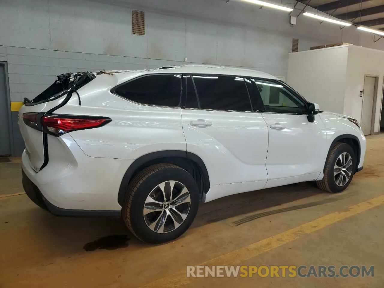 3 Фотография поврежденного автомобиля 5TDGZRAH9NS093618 TOYOTA HIGHLANDER 2022